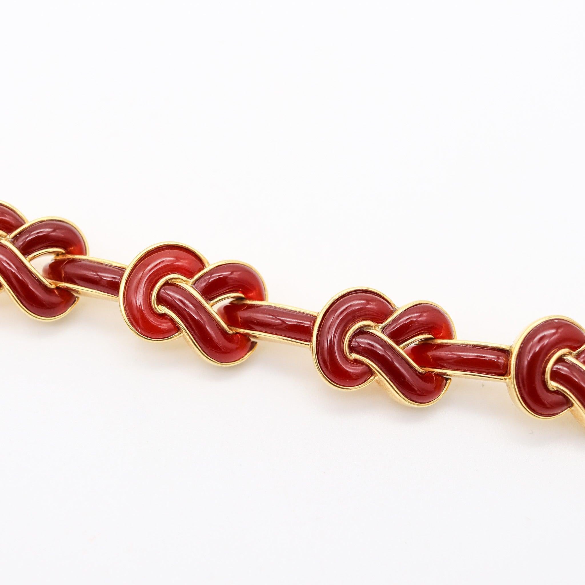 Women's ANGELA CUMMINGS Vintage Knots Bracelet in 18Kt Yellow Gold With Red Carnelian For Sale