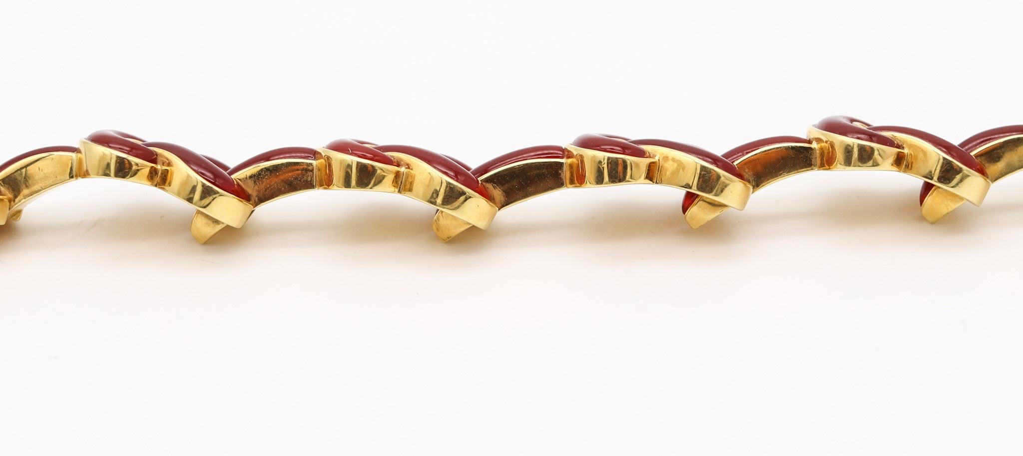 ANGELA CUMMINGS Vintage Knots Bracelet in 18Kt Yellow Gold With Red Carnelian For Sale 1
