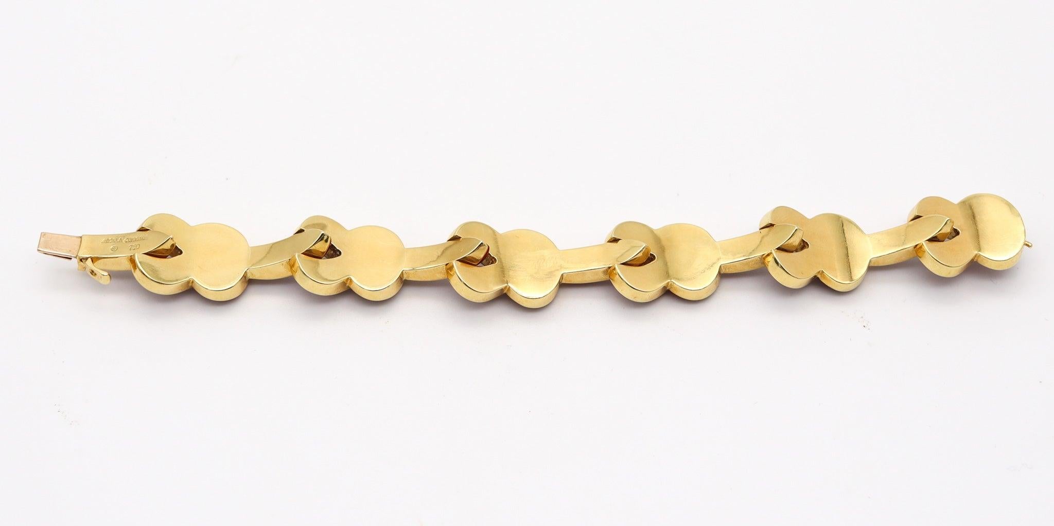 ANGELA CUMMINGS Vintage Knots Bracelet in 18Kt Yellow Gold With Red Carnelian For Sale 2