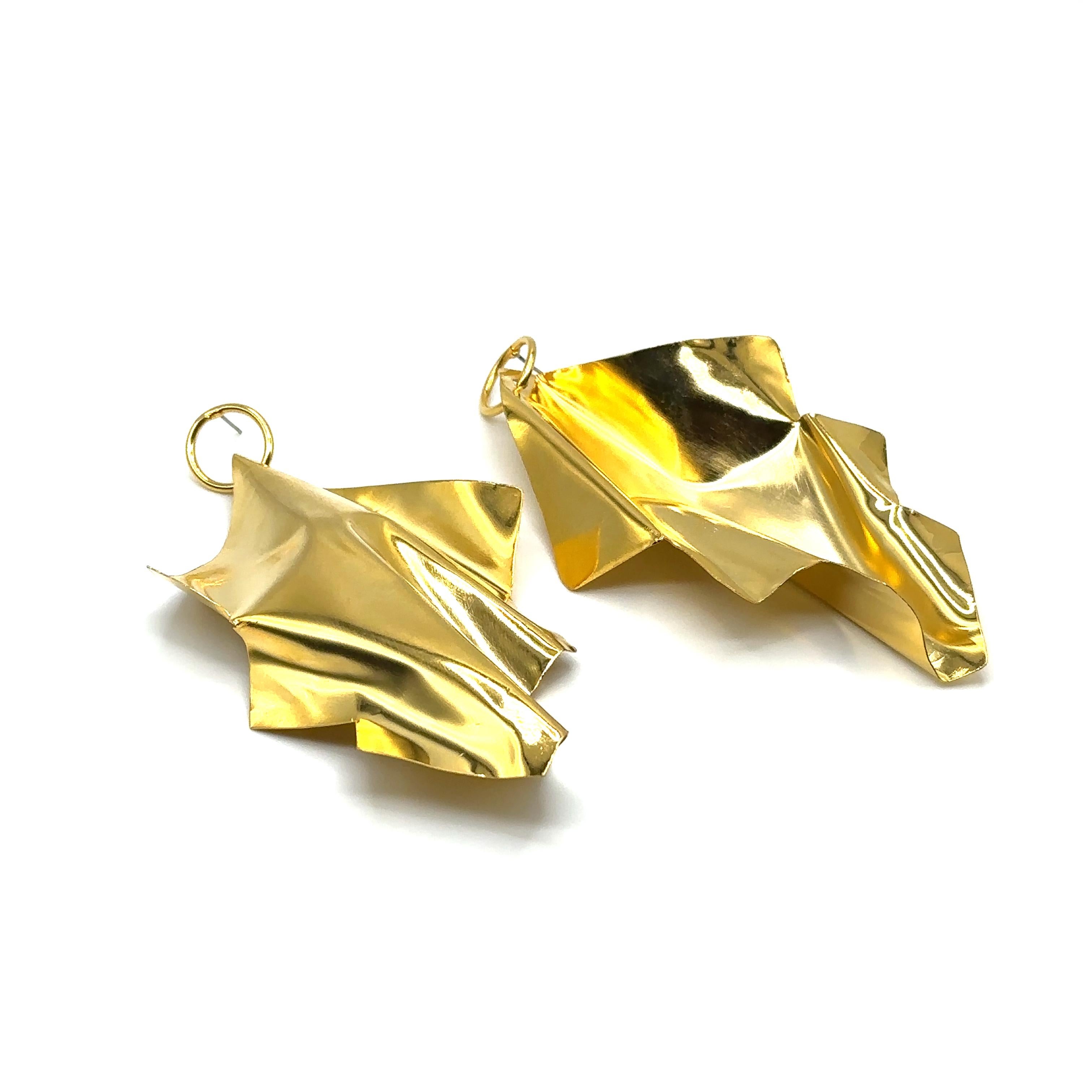 Contemporary Angela - Dangle Earrings 14k gold plated For Sale