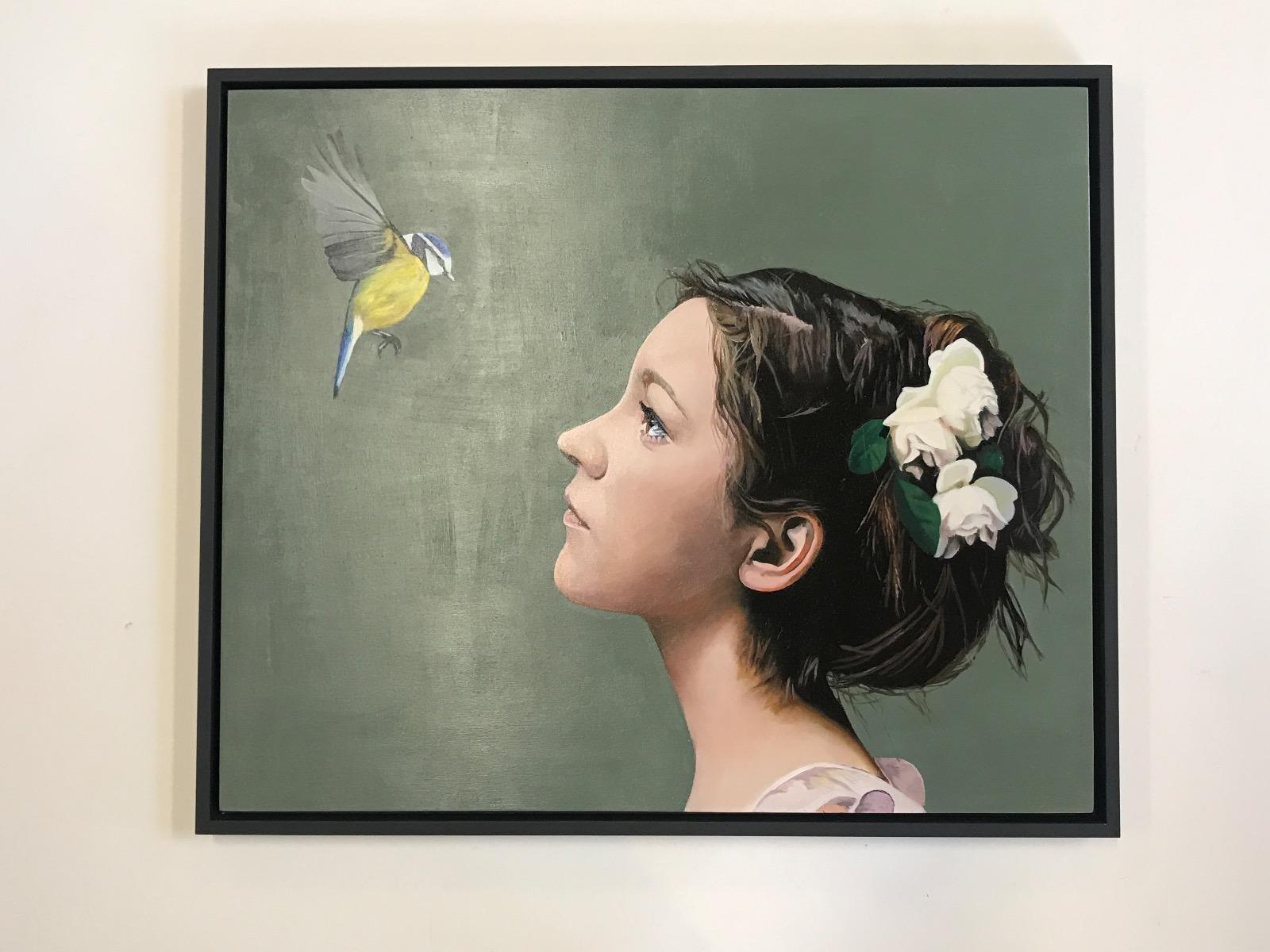 Secret Moon Garden (Die Göttin), Mädchen, Vogel, Porträt – Painting von Angela Smith 