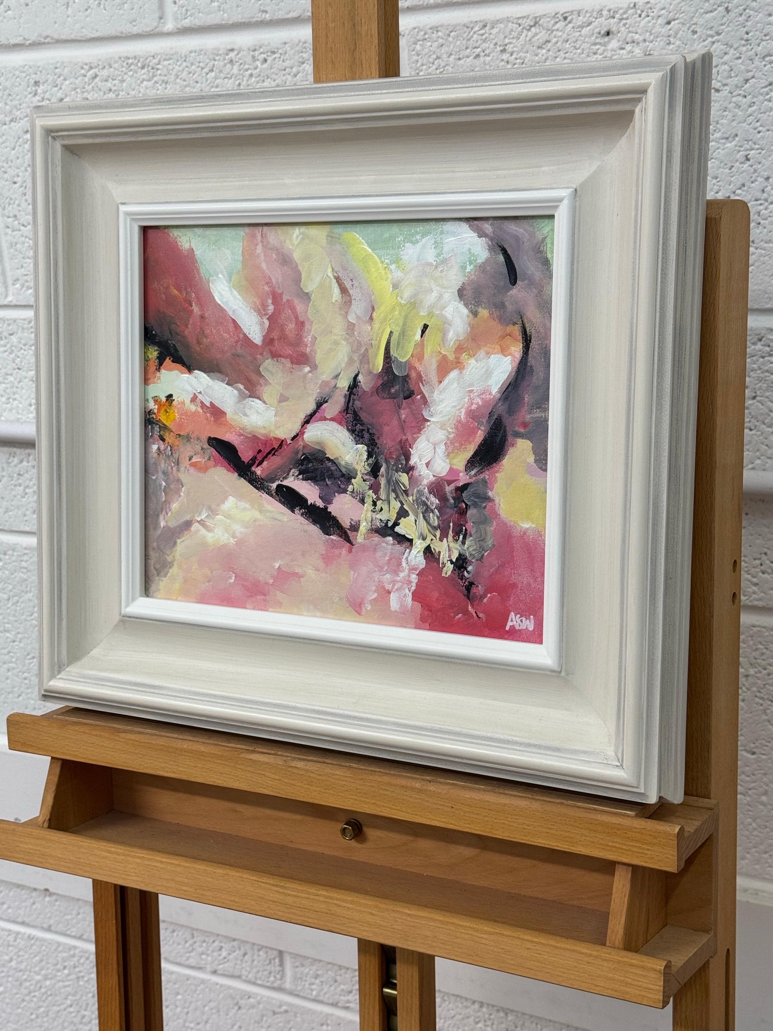 Espressionismo astratto con il rosso, il bianco e il nero dell'artista britannico contemporaneo - Landscape Painting Grigio di Angela Wakefield
