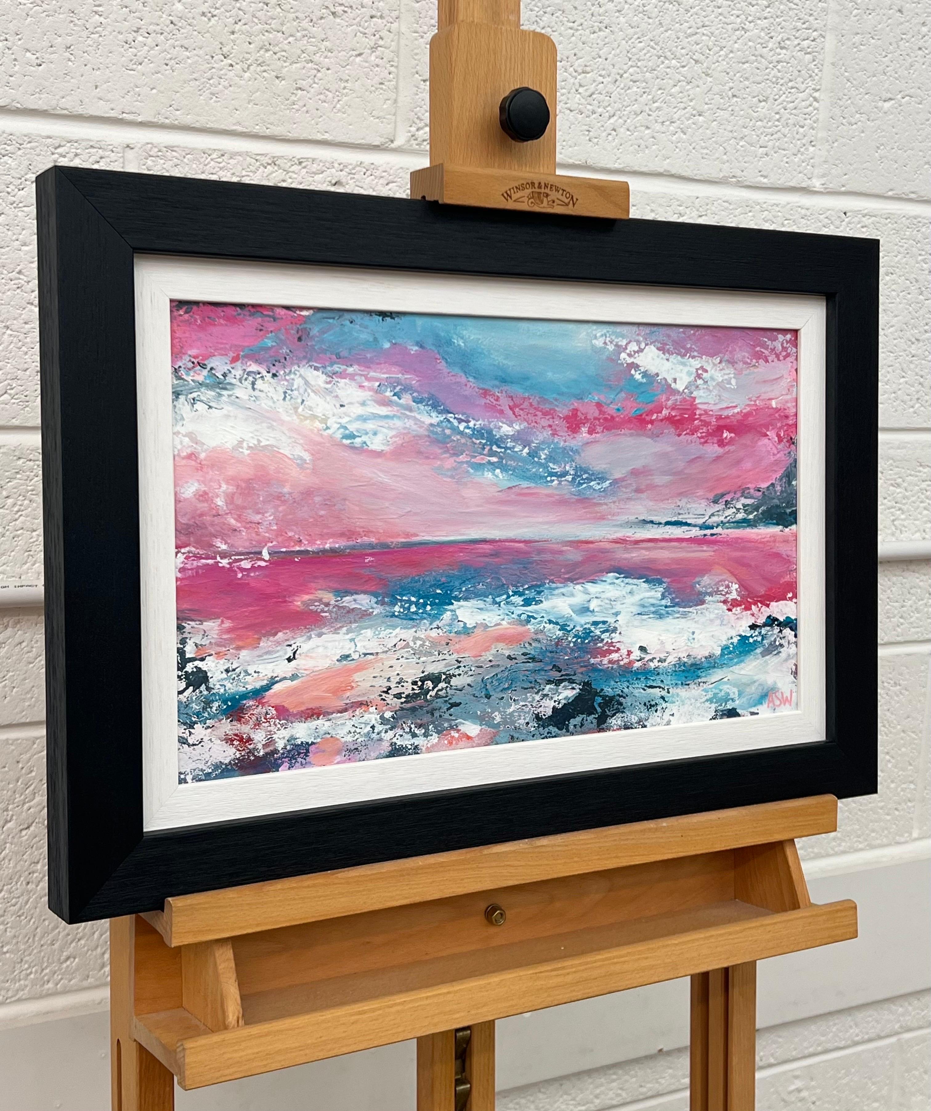 Peinture abstraite de paysage marin avec ciel rose et bleu par un artiste britannique - Painting de Angela Wakefield