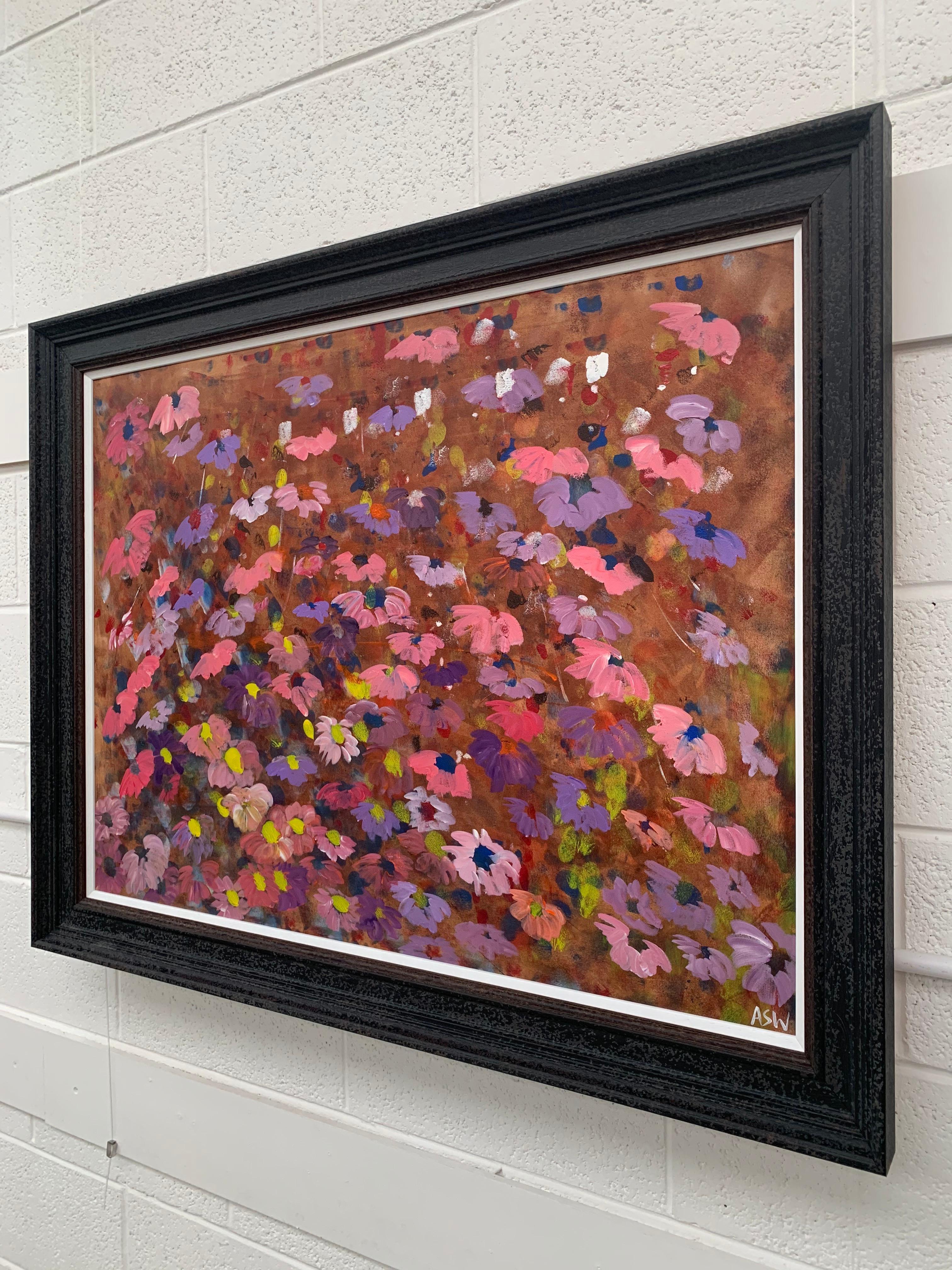 Interieurdesign mit abstrakten rosa und lila Blumen des britischen zeitgenössischen Künstlers im Angebot 7