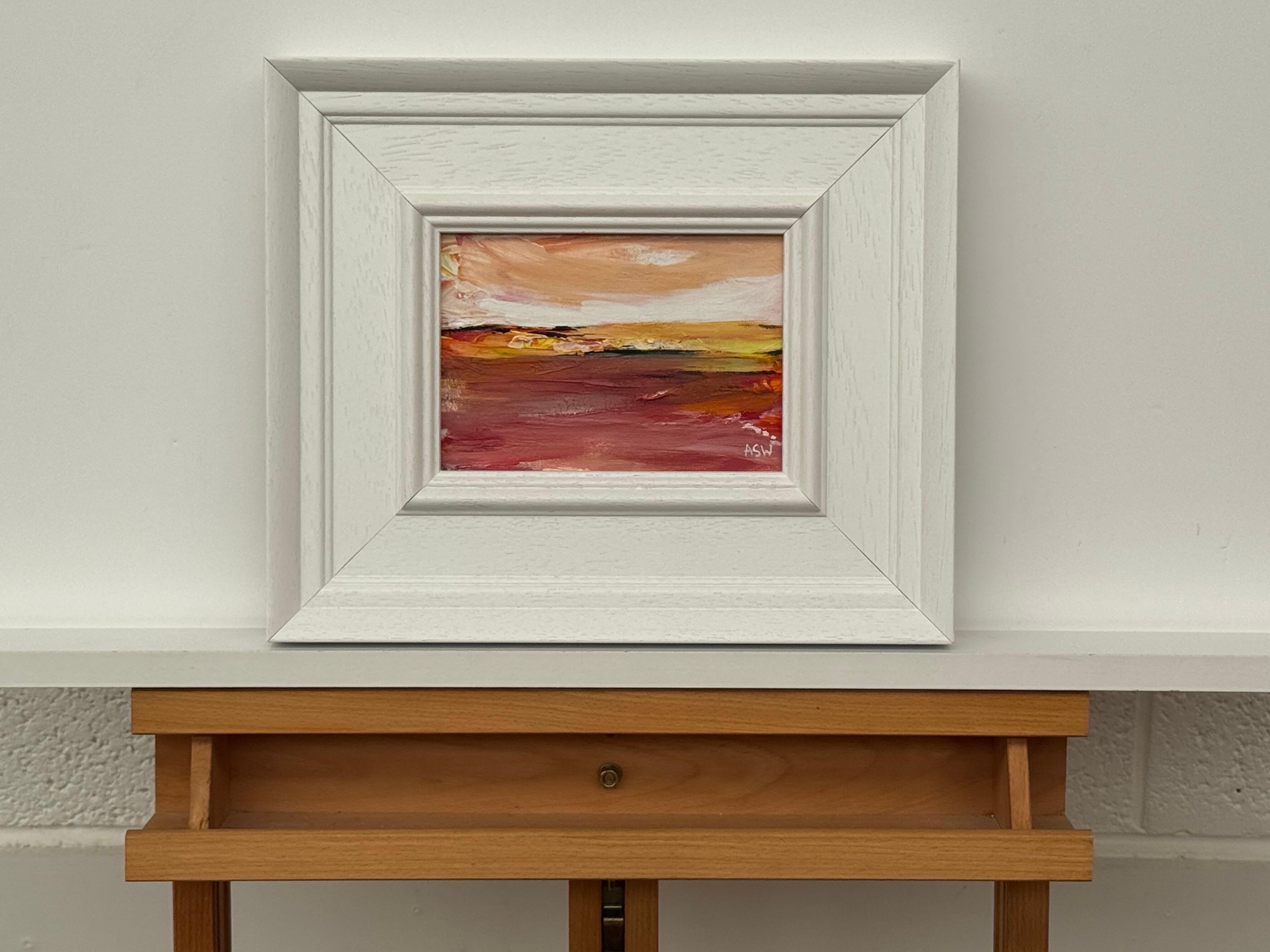 Resplandor ámbar - Estudio artístico de paisaje abstracto en miniatura por un artista contemporáneo en venta 1