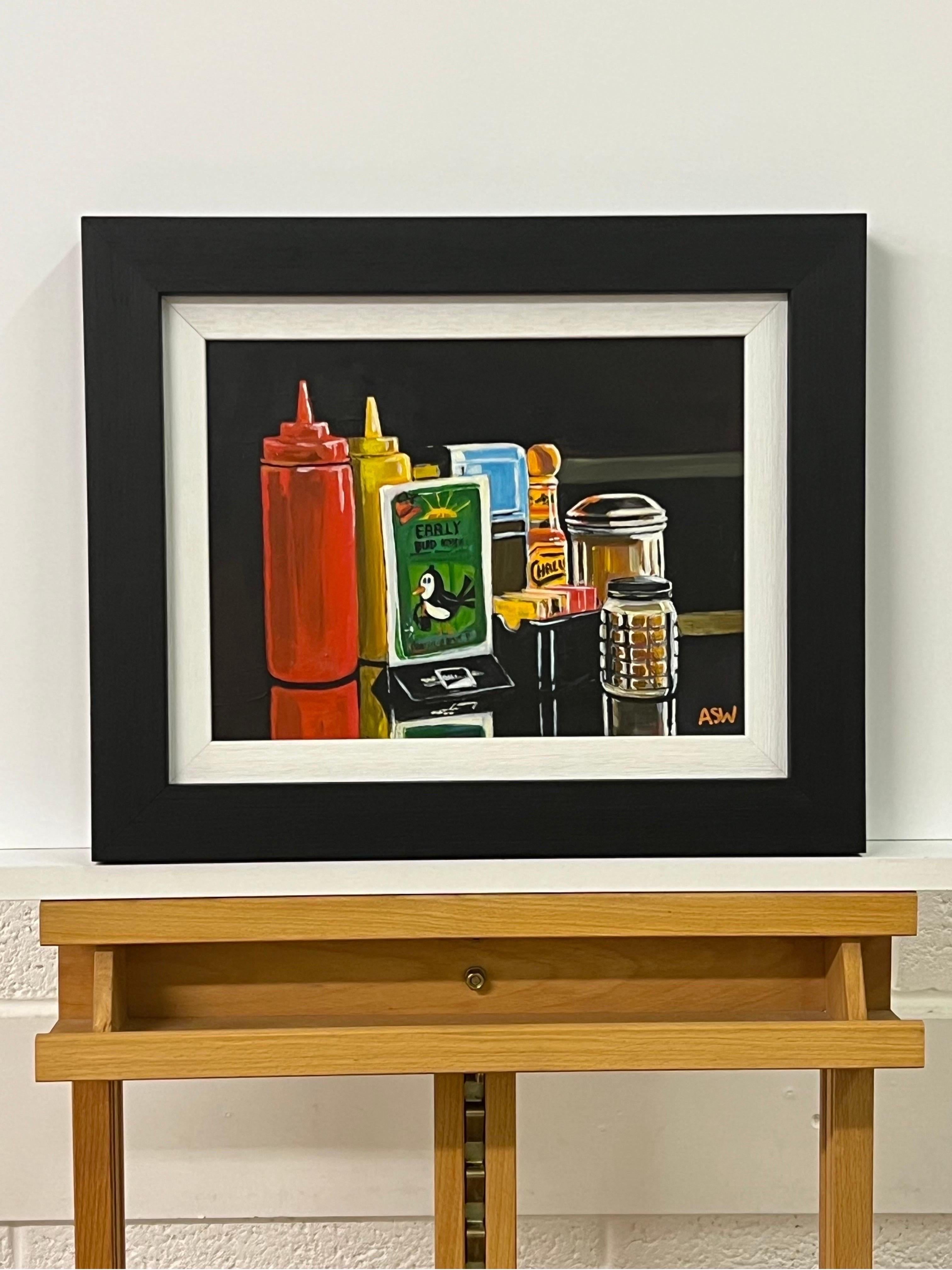 Amerikanisches Stillleben, Gemälde eines amerikanischen Esstischs in Condiments & Sauces, Kunst (Amerikanischer Realismus), Painting, von Angela Wakefield