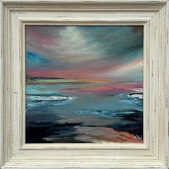 Atmosferico paesaggio marino rosa e blu realizzato da un'artista britannica contemporanea