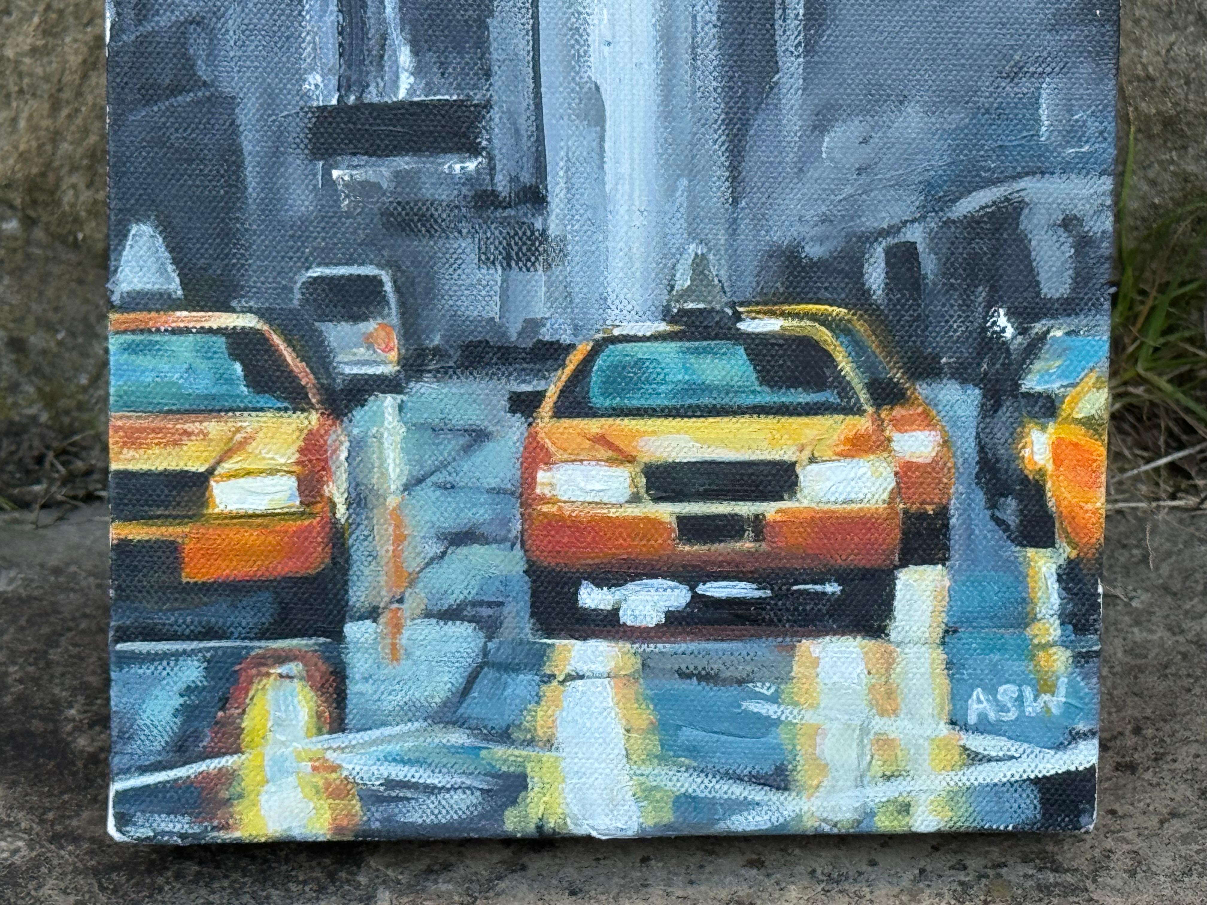 Taxi jaune classique des années 1990 la nuit et gratte-ciel gris dans la rue de New York City en vente 6