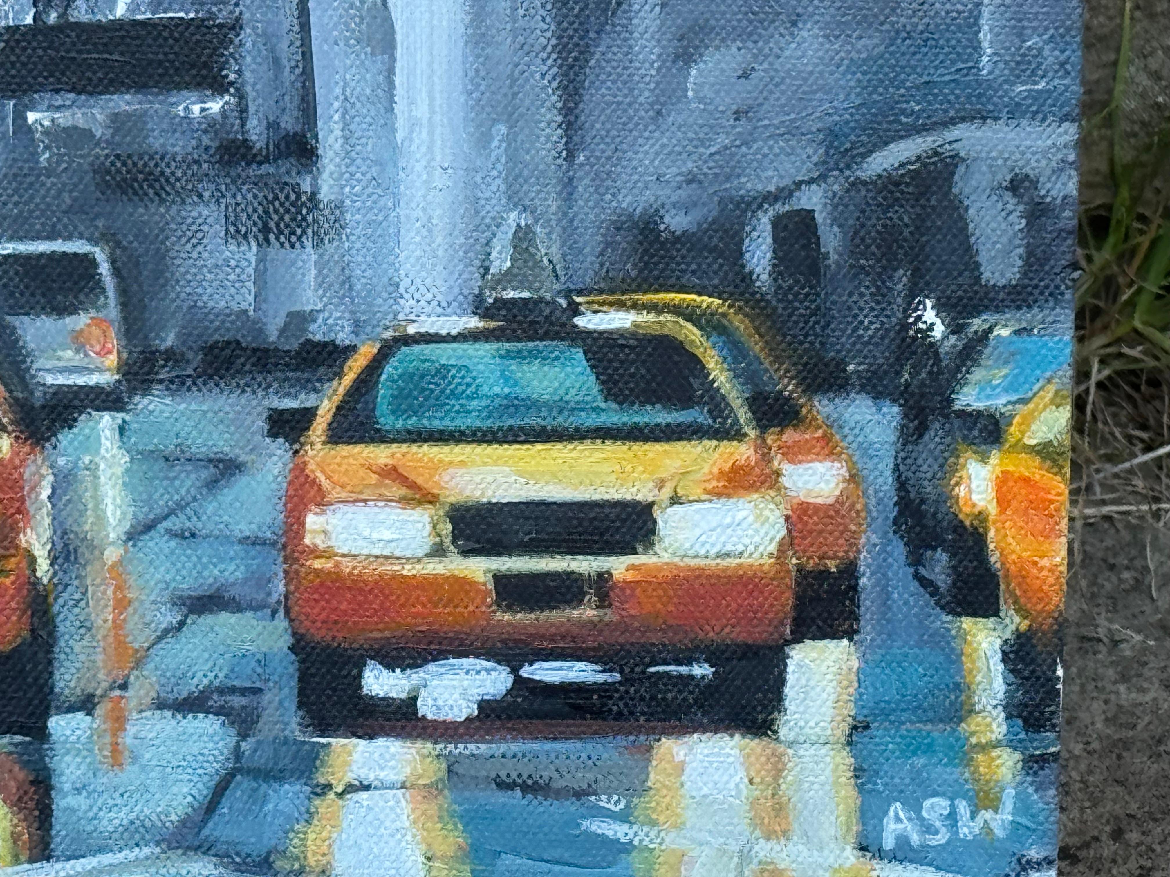 Taxi jaune classique des années 1990 la nuit et gratte-ciel gris dans la rue de New York. Étude de peinture par l'artiste britannique de paysage urbain - un original unique de l'artiste contemporaine de premier plan, Angela Wakefield. Fait partie de