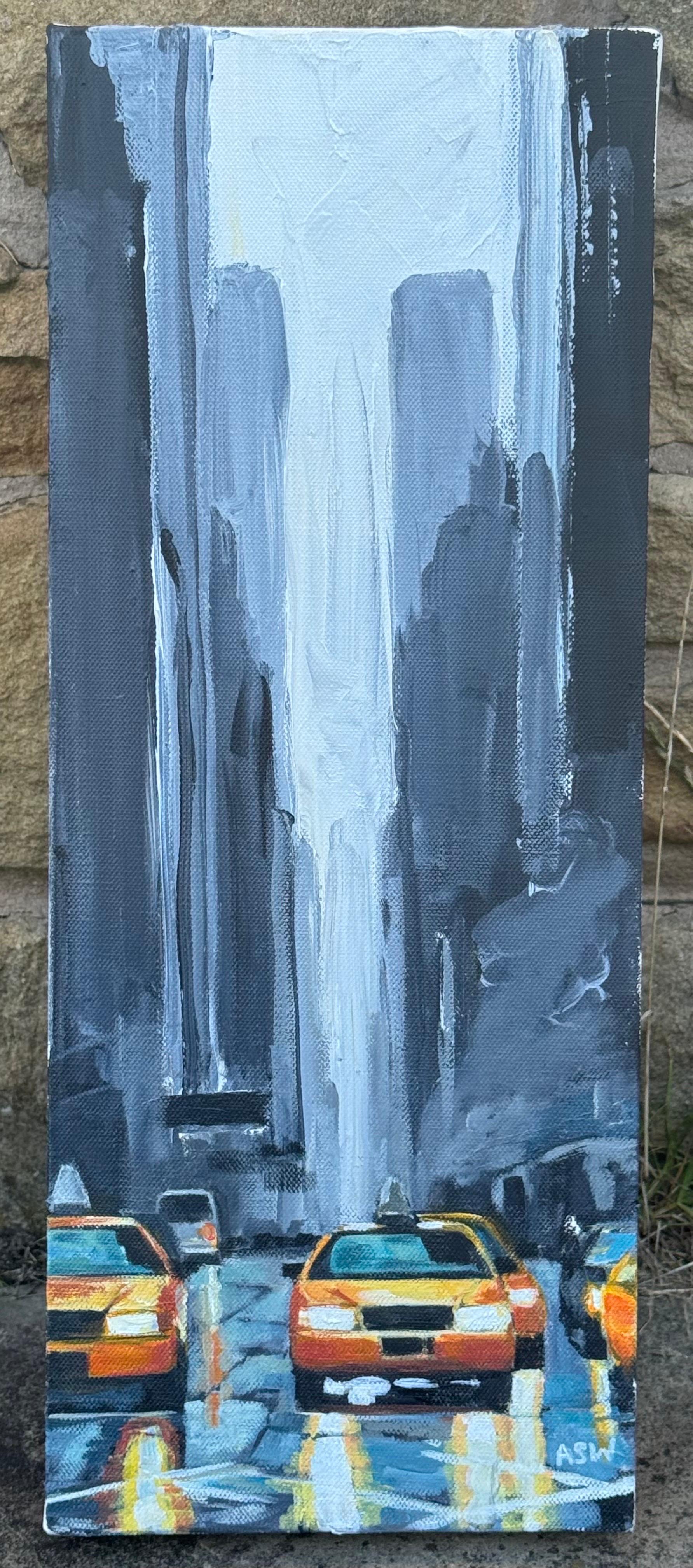 Taxi jaune classique des années 1990 la nuit et gratte-ciel gris dans la rue de New York City en vente 4