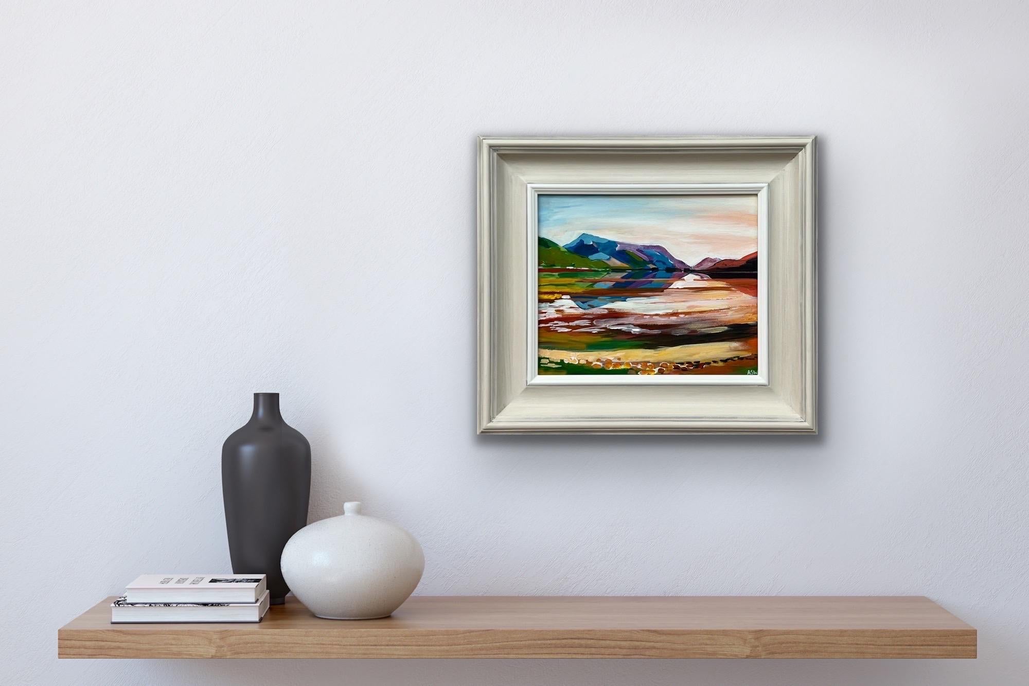 Peinture de paysage colorée des Highlands écossais par un artiste contemporain - Contemporain Painting par Angela Wakefield
