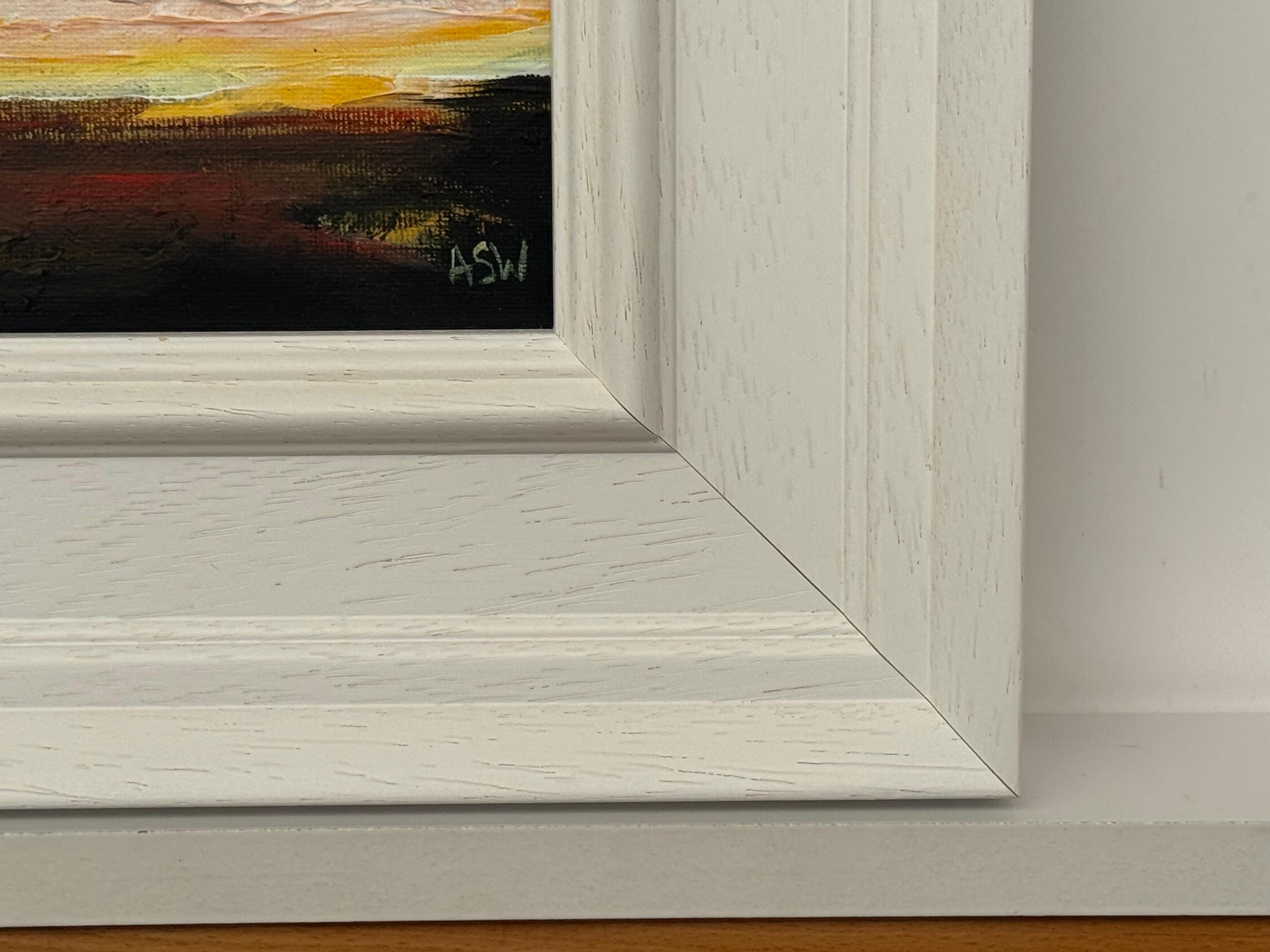 Afterglow carmesí Estudio artístico de paisaje abstracto en miniatura por un artista contemporáneo en venta 3