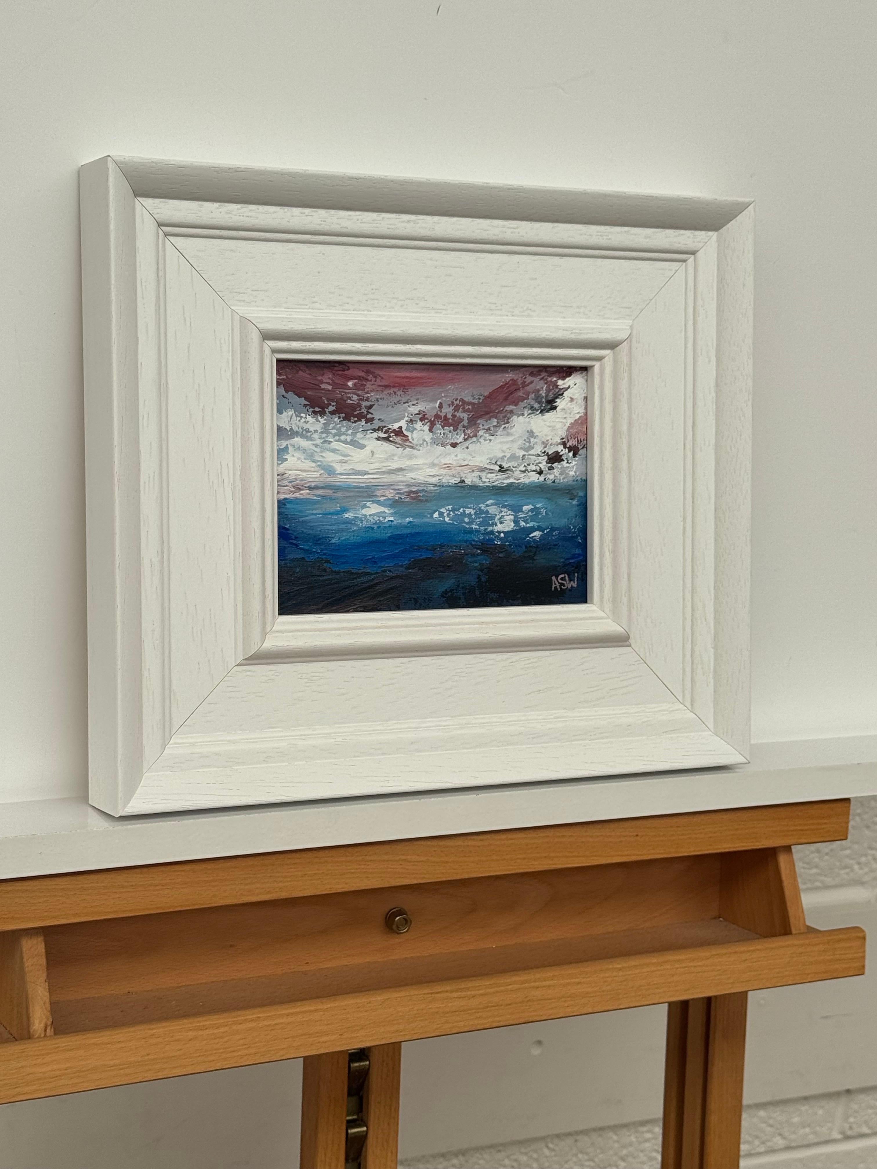 Crimson Horizon - Miniatura astratta di paesaggio marino di un artista contemporaneo - Painting di Angela Wakefield