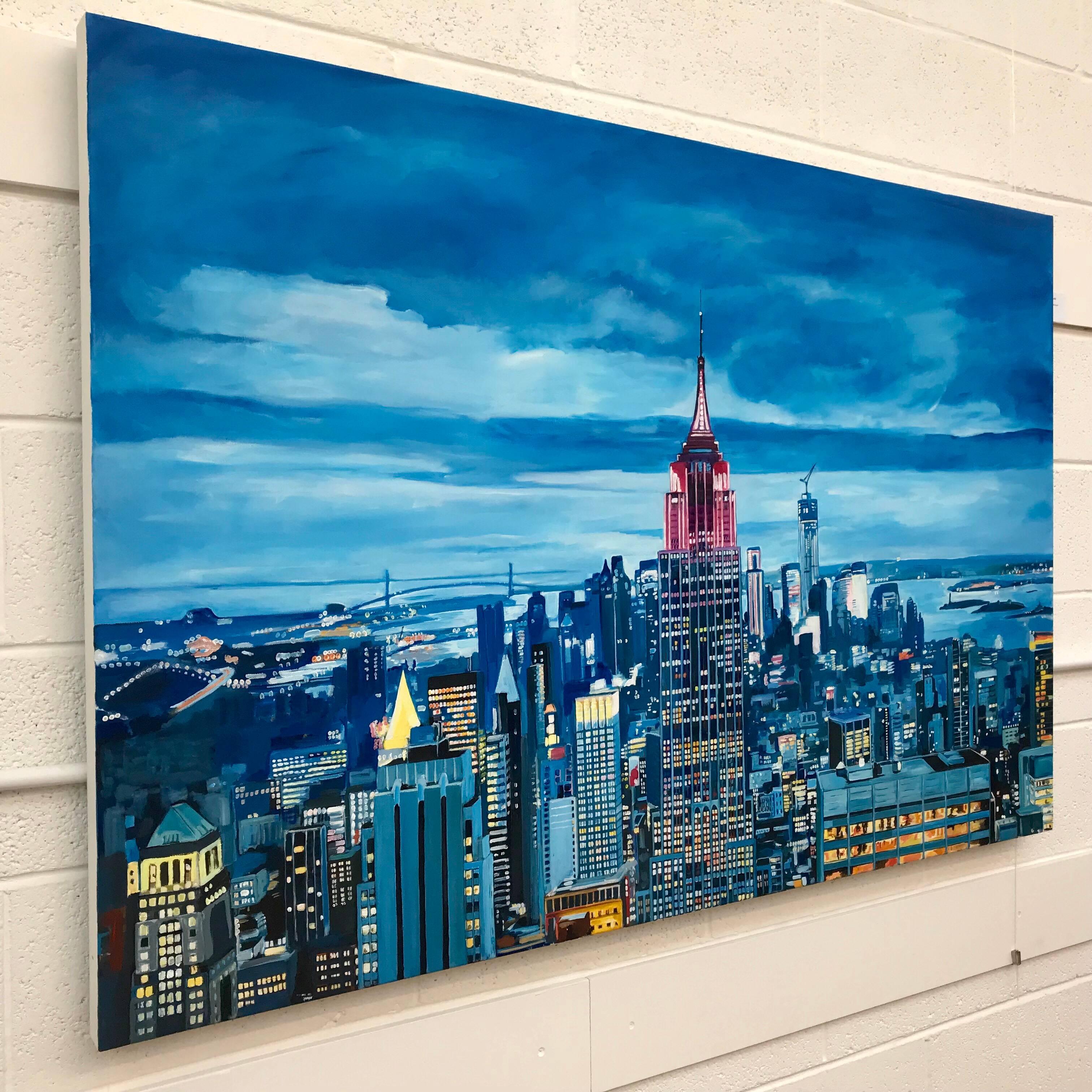 Empire State Manhattan Cityscape, Gemälde des britischen Landschaftsmalers (Blau), Landscape Painting, von Angela Wakefield