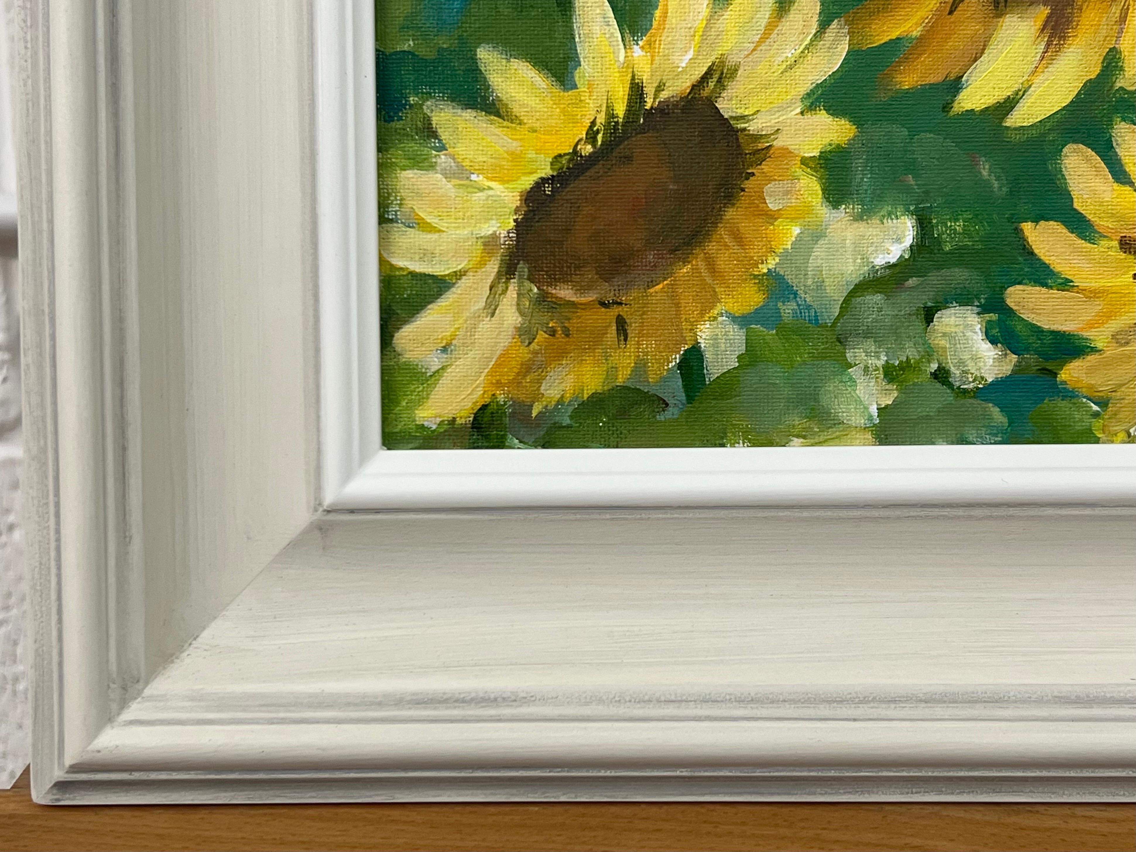 Goldgelbe Sonnenblumen Studie auf grünem Hintergrund von Contemporary Artist im Angebot 4