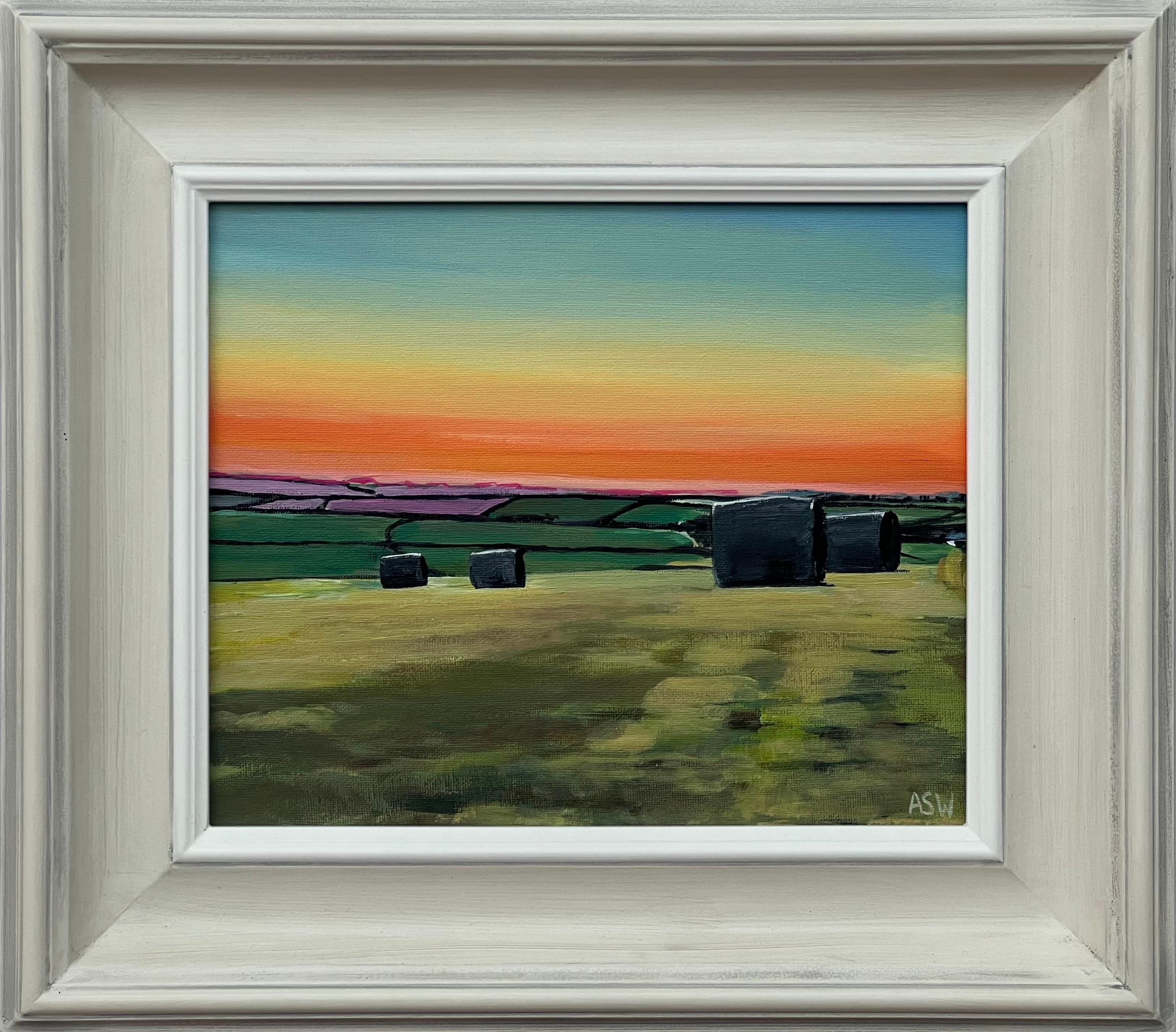 Angela Wakefield Landscape Painting – Hay Bales in Devon bei Sommer-Sommeruntergang in der englischen Landschaft des britischen Künstlers