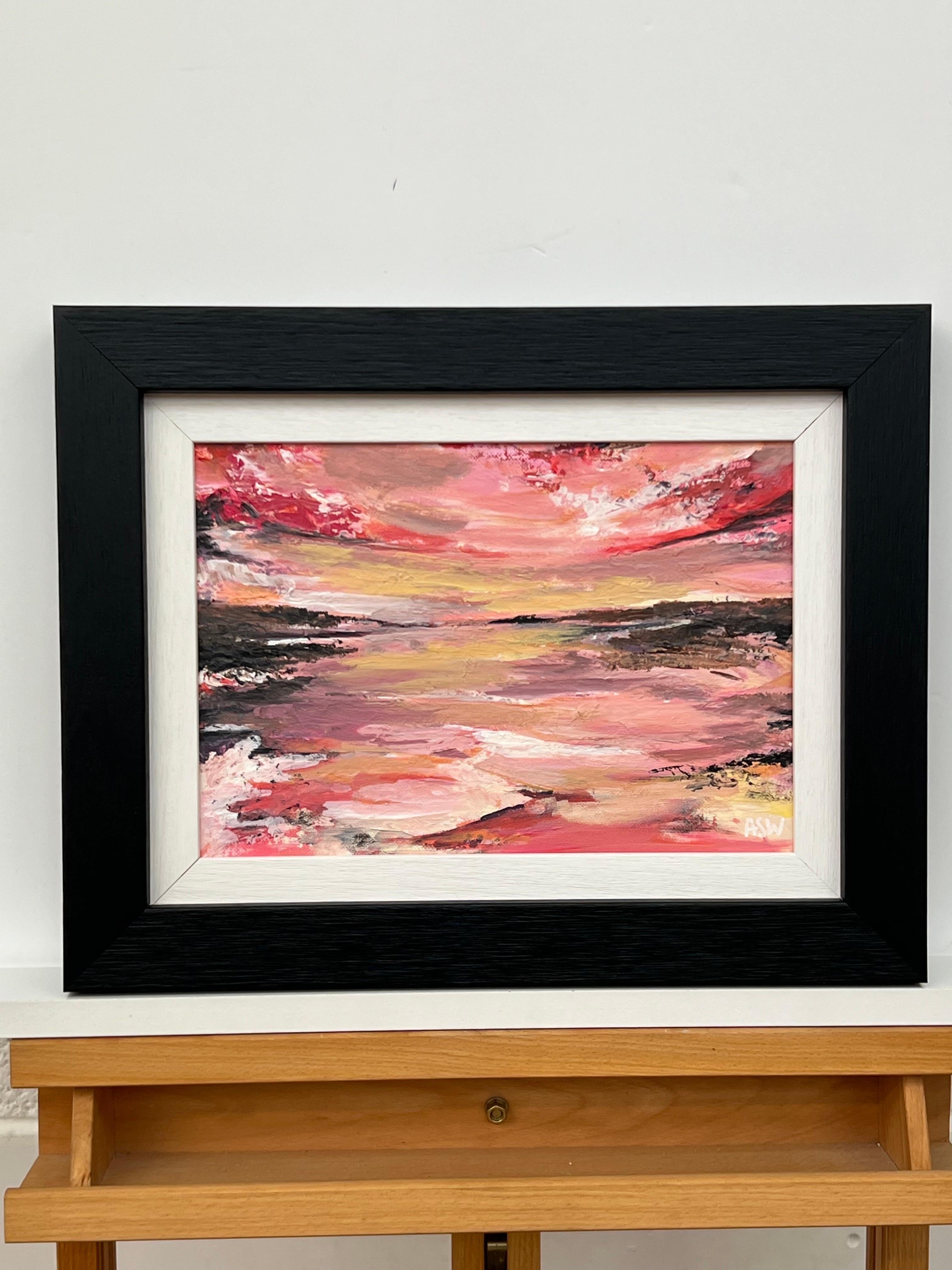 Impasto Abstract Landscape Seascape Painting with Pink Red Black & Golden Yellow (peinture abstraite de paysage marin avec rose, rouge, noir et jaune d'or) en vente 1
