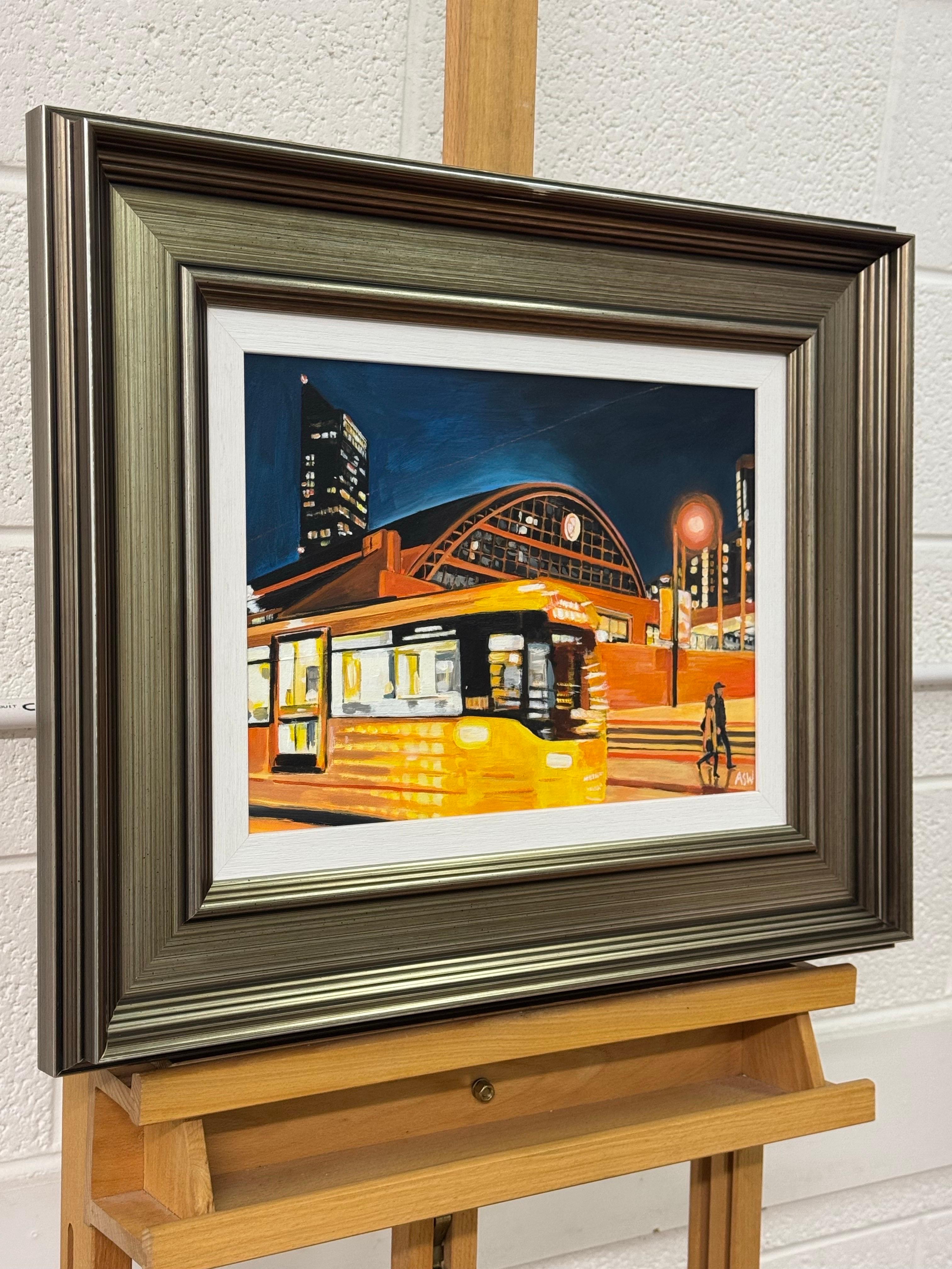 Estación central de tren de Manchester en marco de bronce por artista británico contemporáneo - Painting de Angela Wakefield