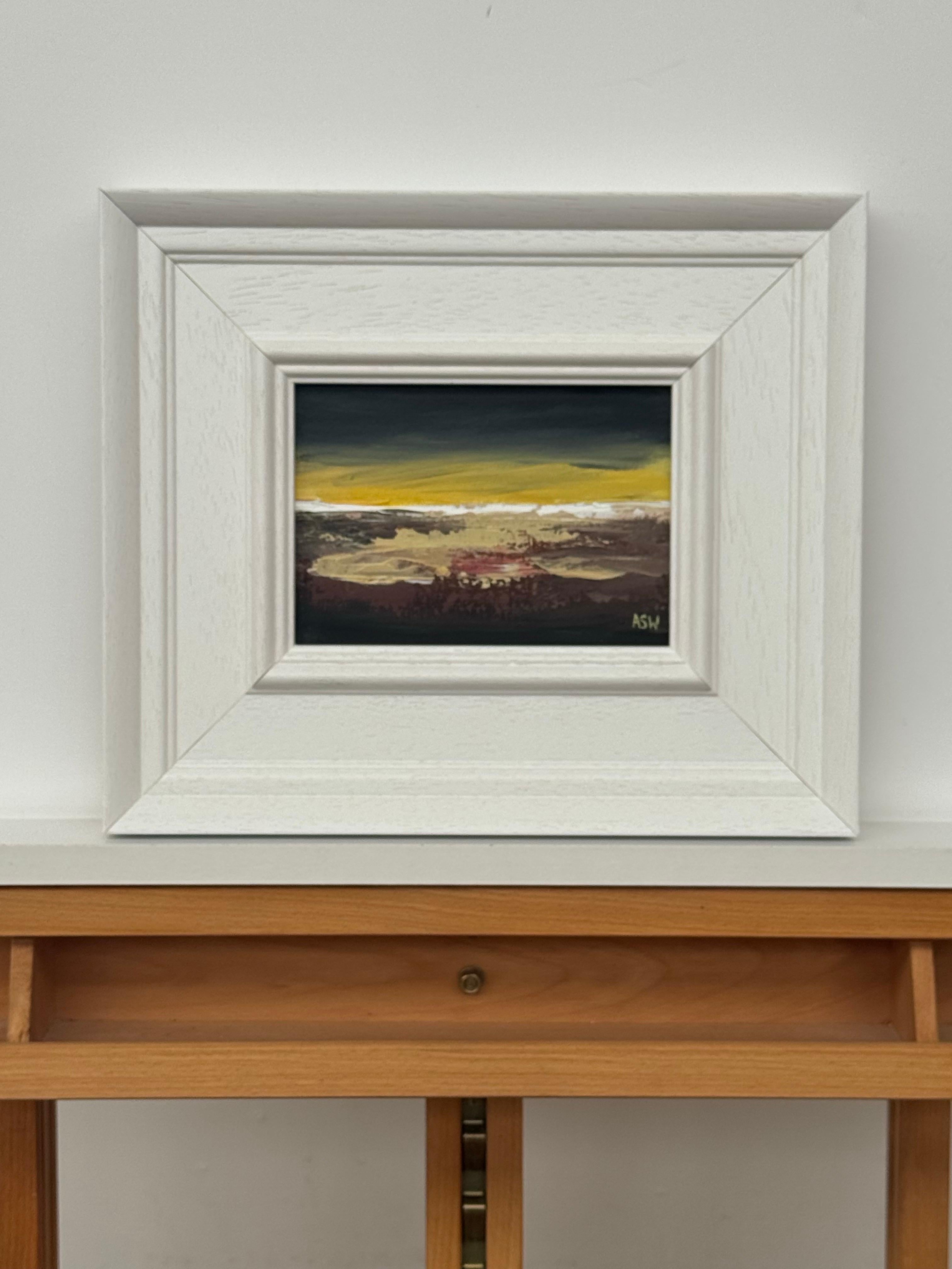 Midnight Ember - Miniatura di un paesaggio astratto studiata da un artista contemporaneo - Painting Contemporaneo di Angela Wakefield