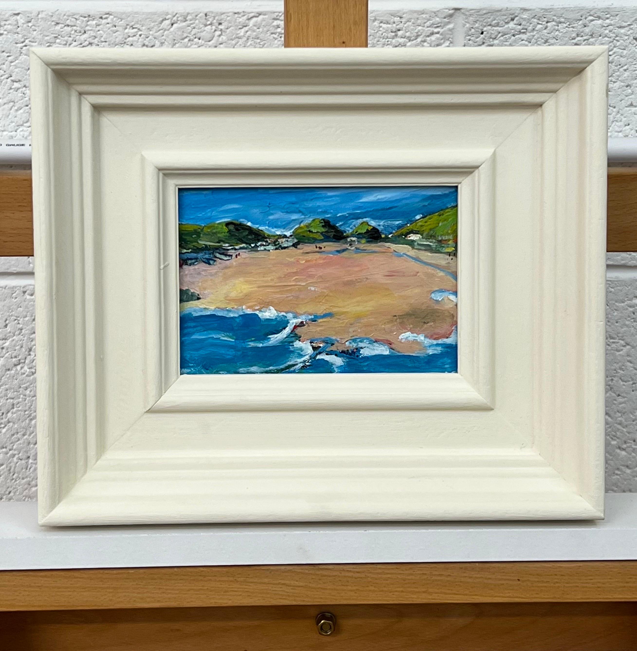 Miniatura di un paesaggio della costa del Devon, Regno Unito, realizzata da un artista britannico contemporaneo - Painting Contemporaneo di Angela Wakefield