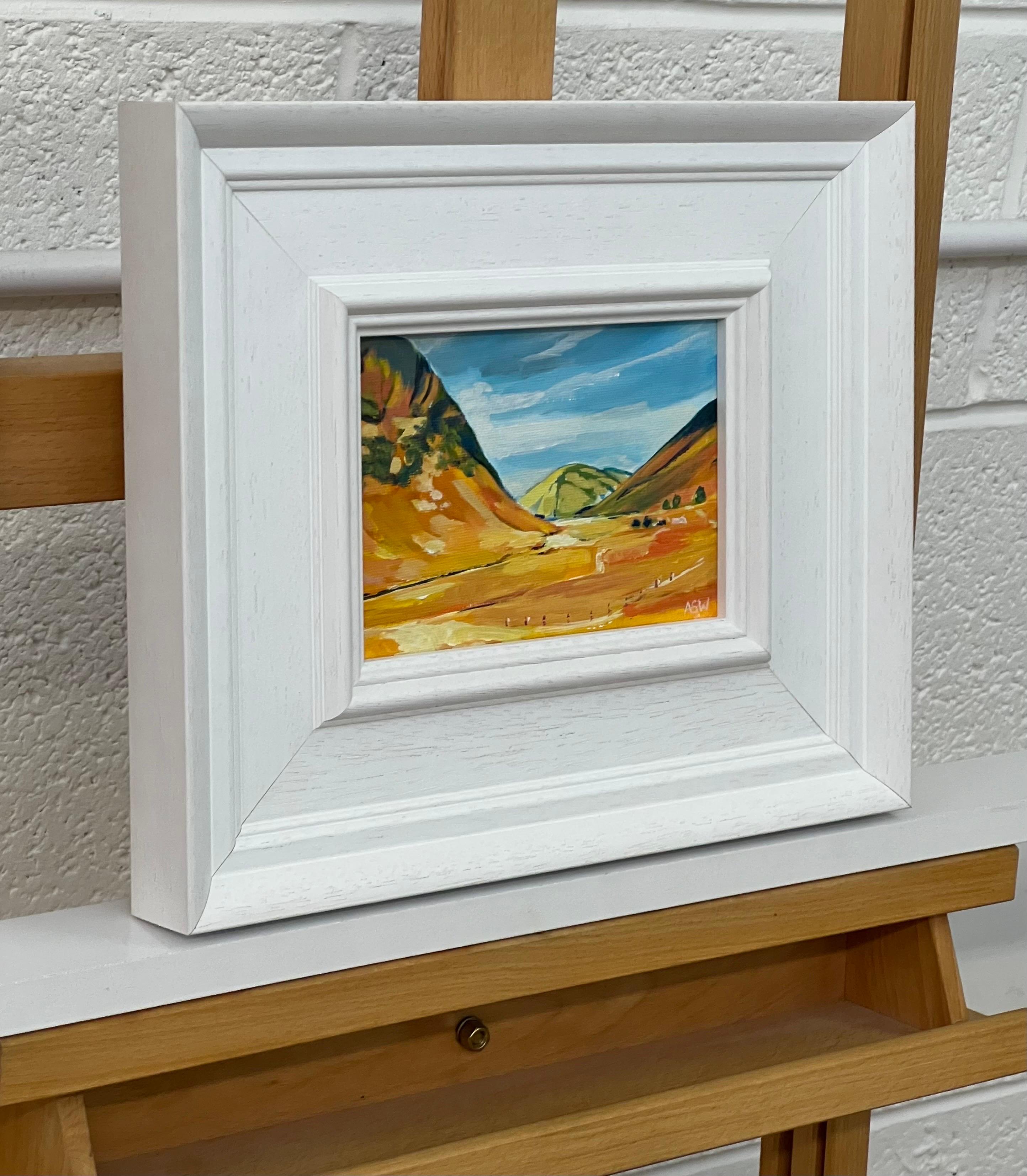 Miniatur-Landschaftsstudie der schottischen Highlands des zeitgenössischen britischen Künstlers – Painting von Angela Wakefield