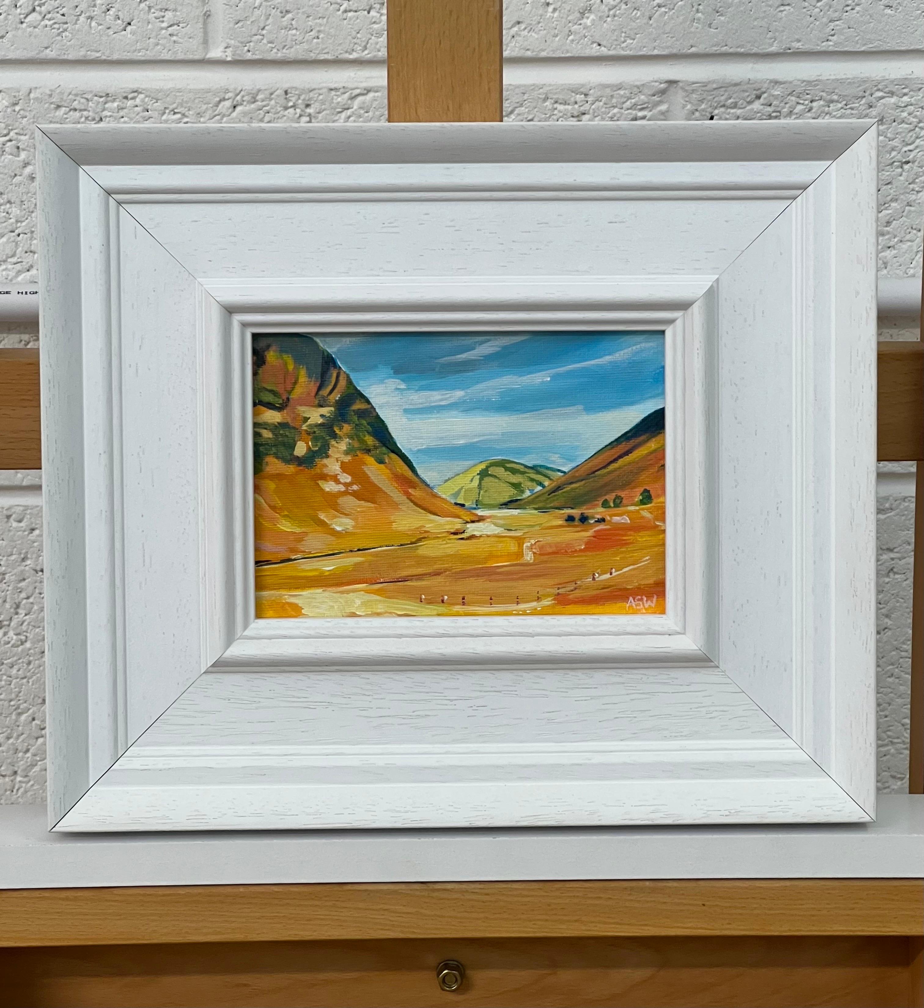 Miniatur-Landschaftsstudie der schottischen Highlands des zeitgenössischen britischen Künstlers (Zeitgenössisch), Painting, von Angela Wakefield