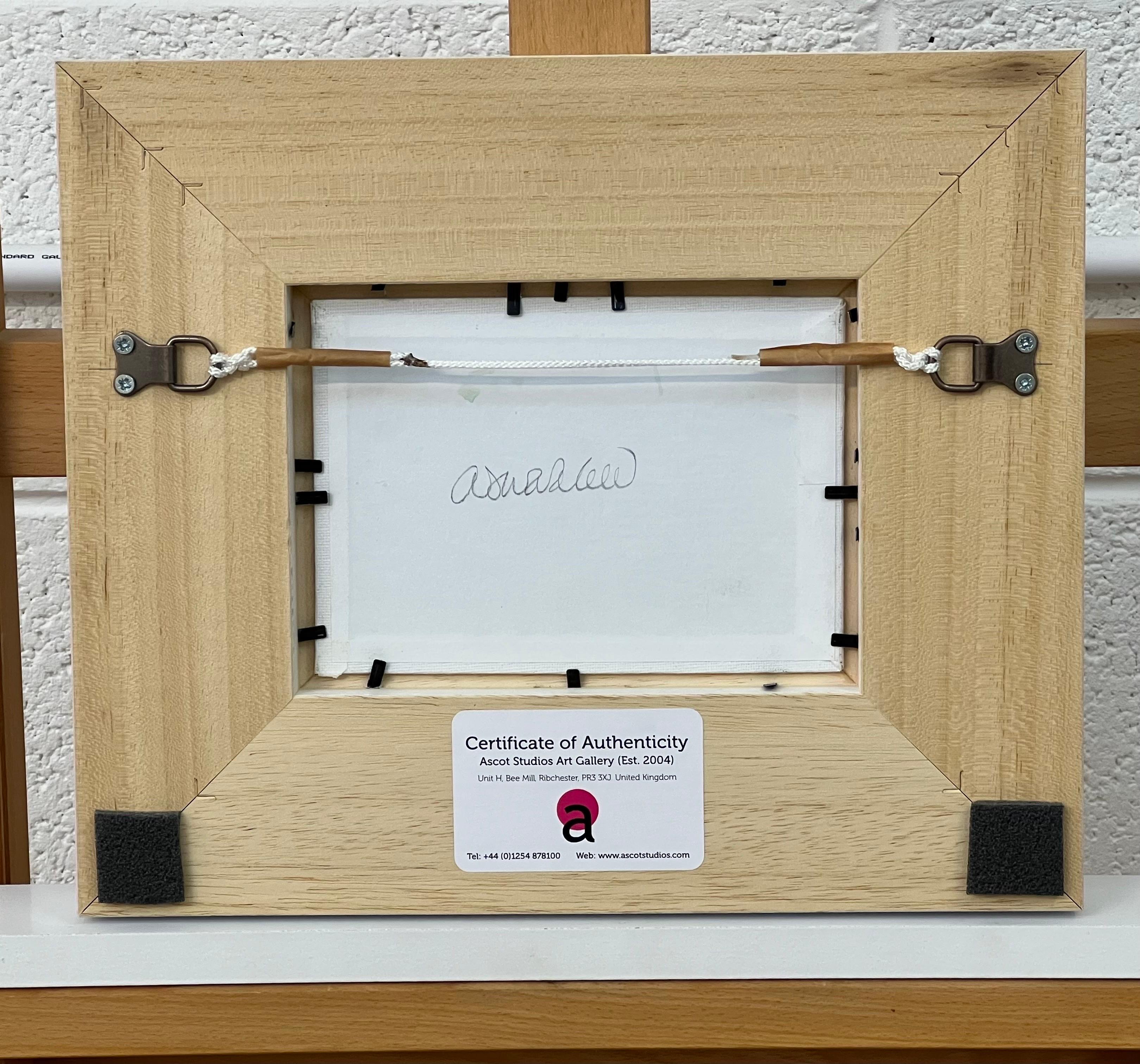 Miniatura di un paesaggio delle Highlands scozzesi dell'artista britannica contemporanea Angela Wakefield

L'arte misura 7 x 5 pollici
La cornice misura 12 x 10 pollici 

Angela Wakefield è stata due volte sulla copertina di 