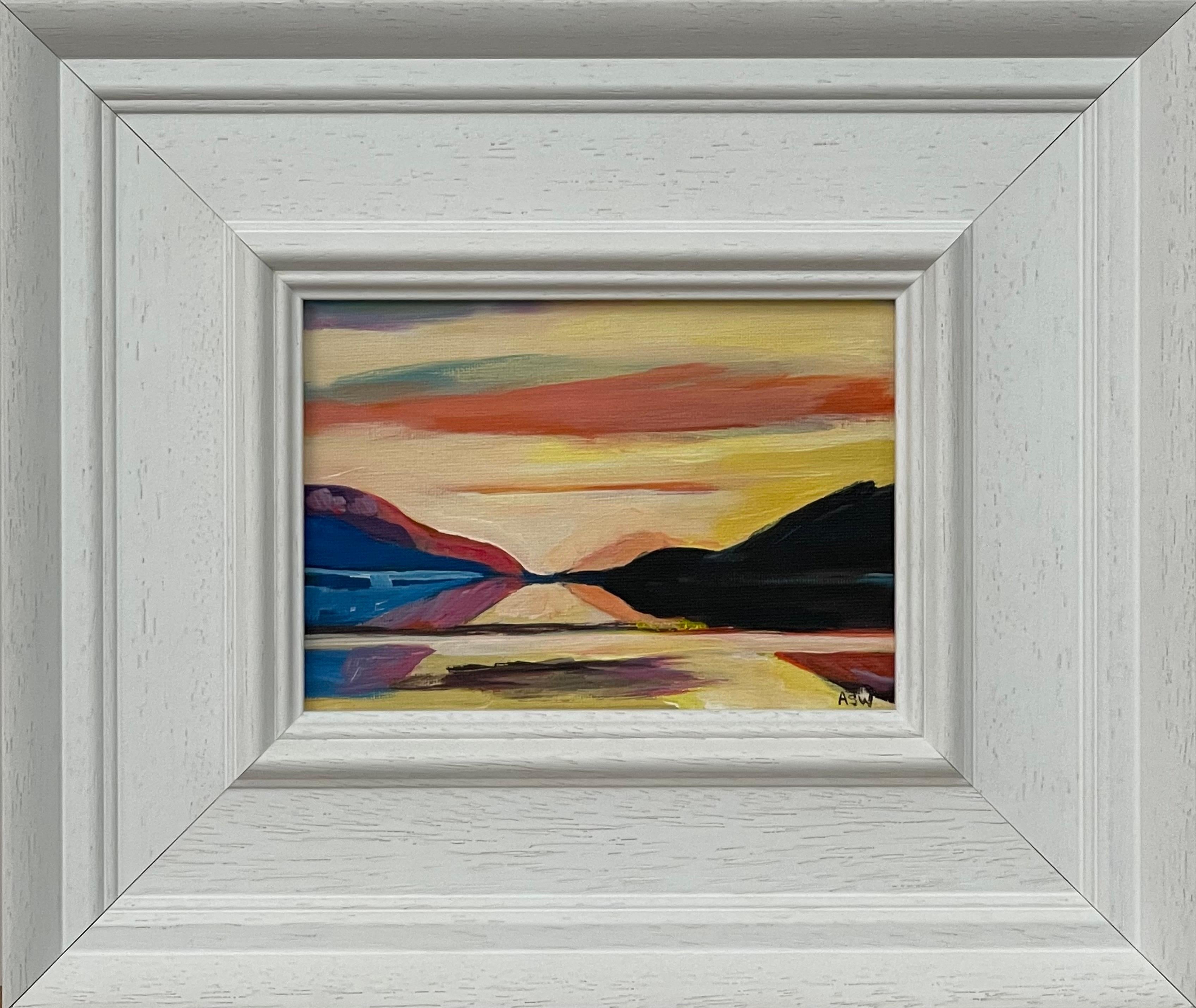 Abstract Painting de Angela Wakefield - Estudio de paisaje en miniatura de las Tierras Altas de Escocia por un artista británico contemporáneo