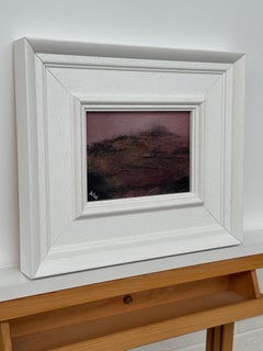 Miniature Textured Abstract Mountain Landscape Art in Moody Purple & Black (Paysage de montagne abstrait texturé, violet et noir)