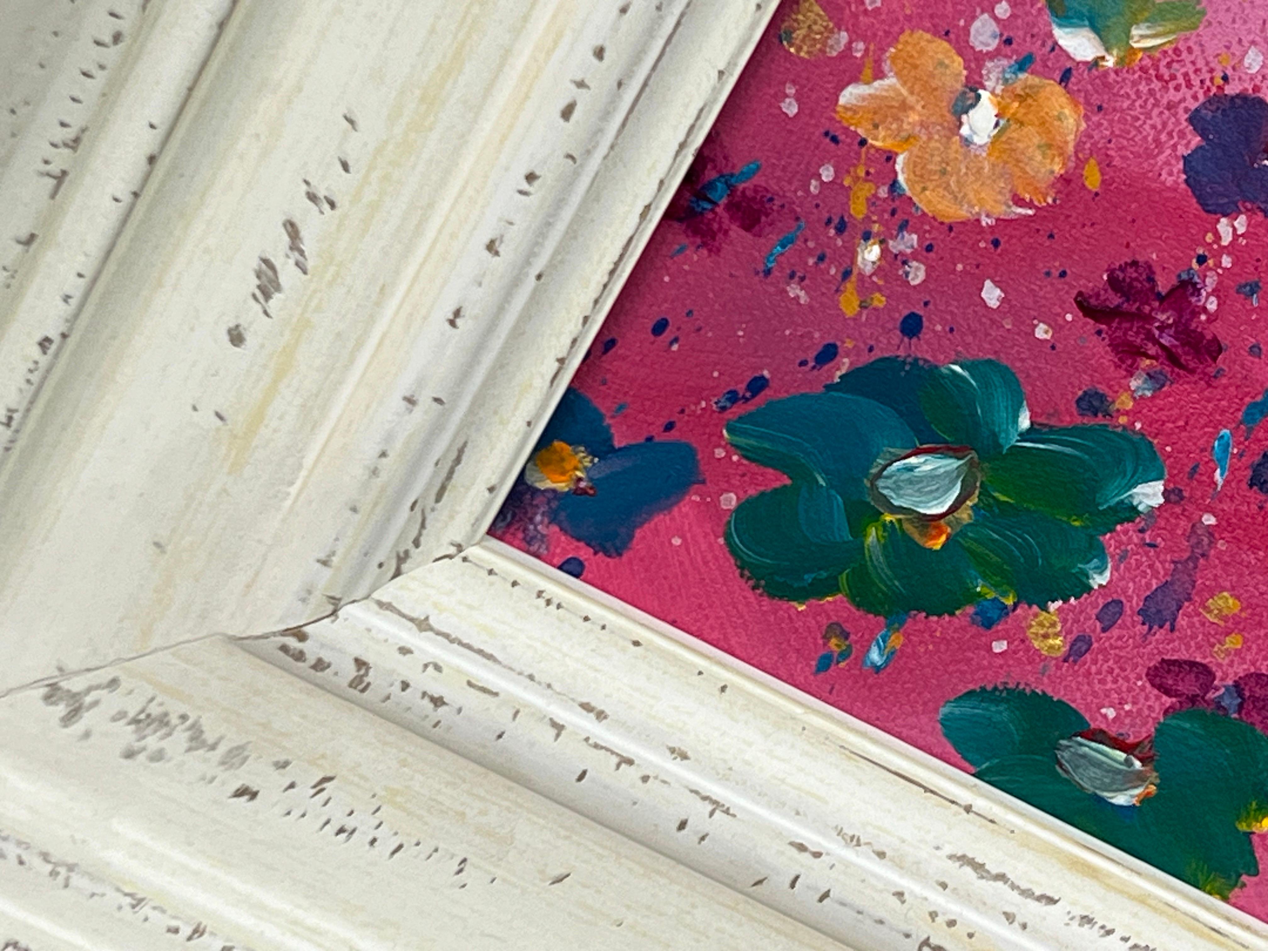 Fleurs sauvages multicolores sur fond rose turquoise par un artiste contemporain en vente 12