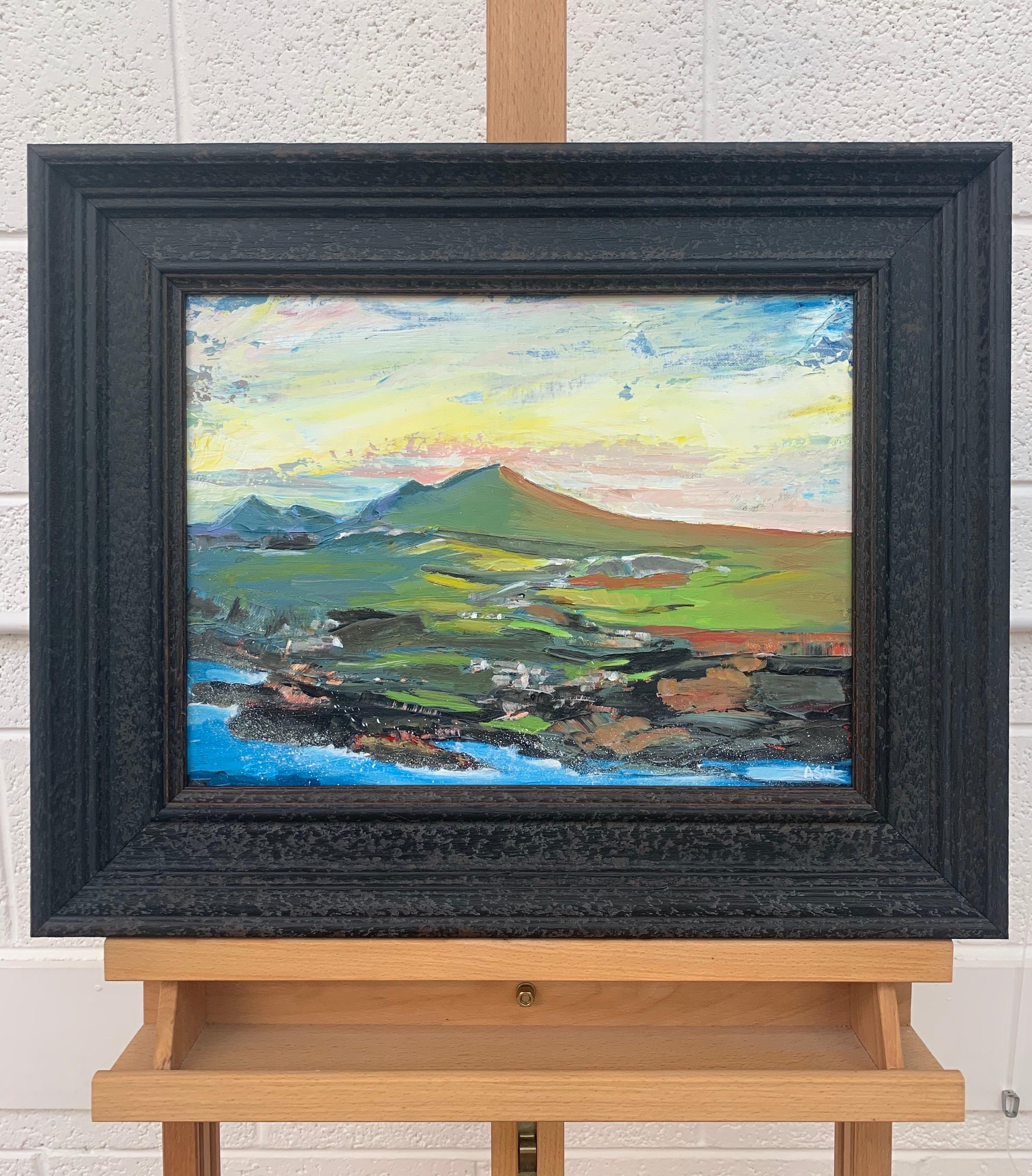 Paisaje abstracto original de las Tierras Altas de Escocia por un artista británico - Painting Impresionista abstracto de Angela Wakefield
