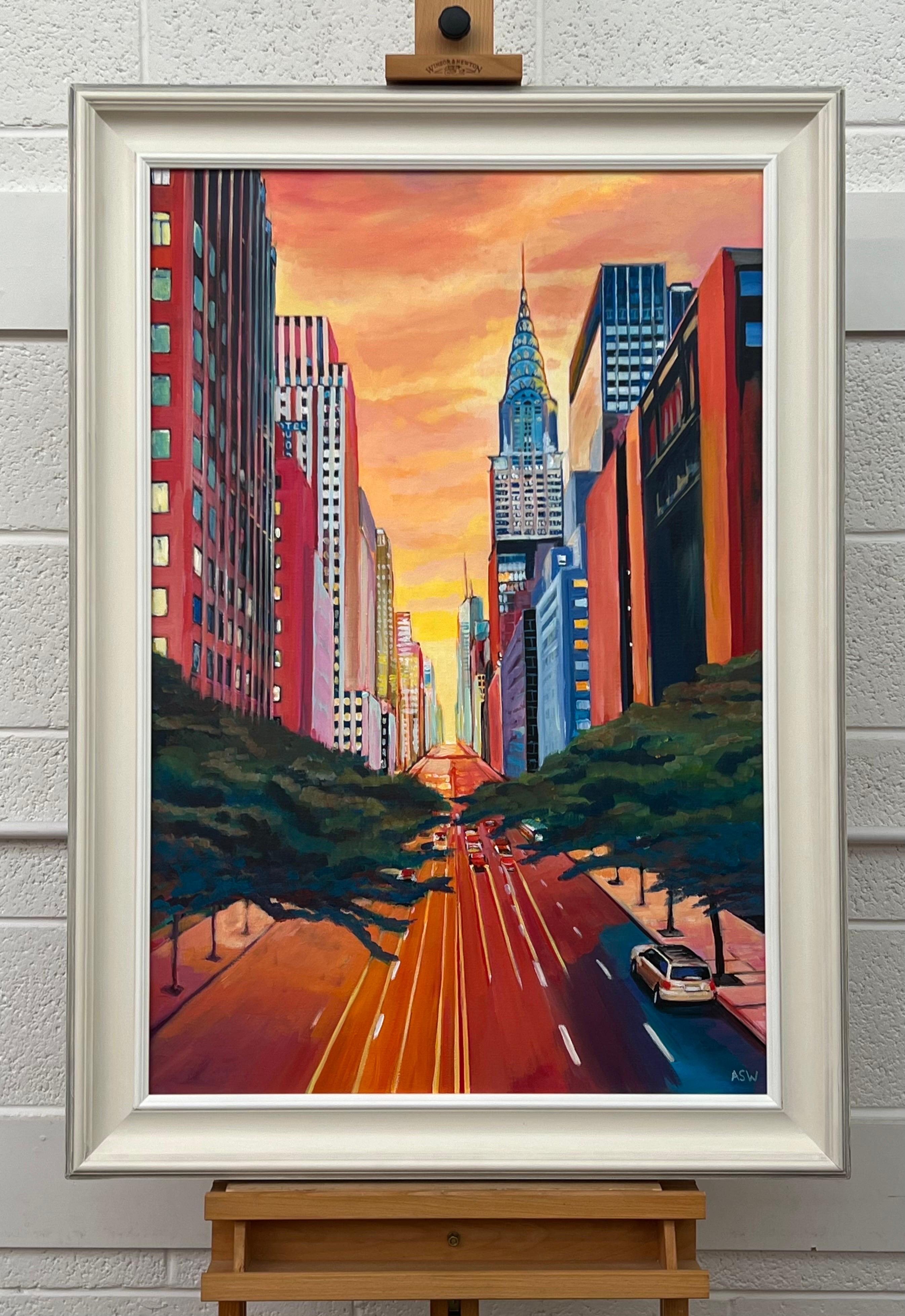 Peinture du Chrysler Building, 42nd Street, New York, par un artiste britannique - Réalisme Painting par Angela Wakefield