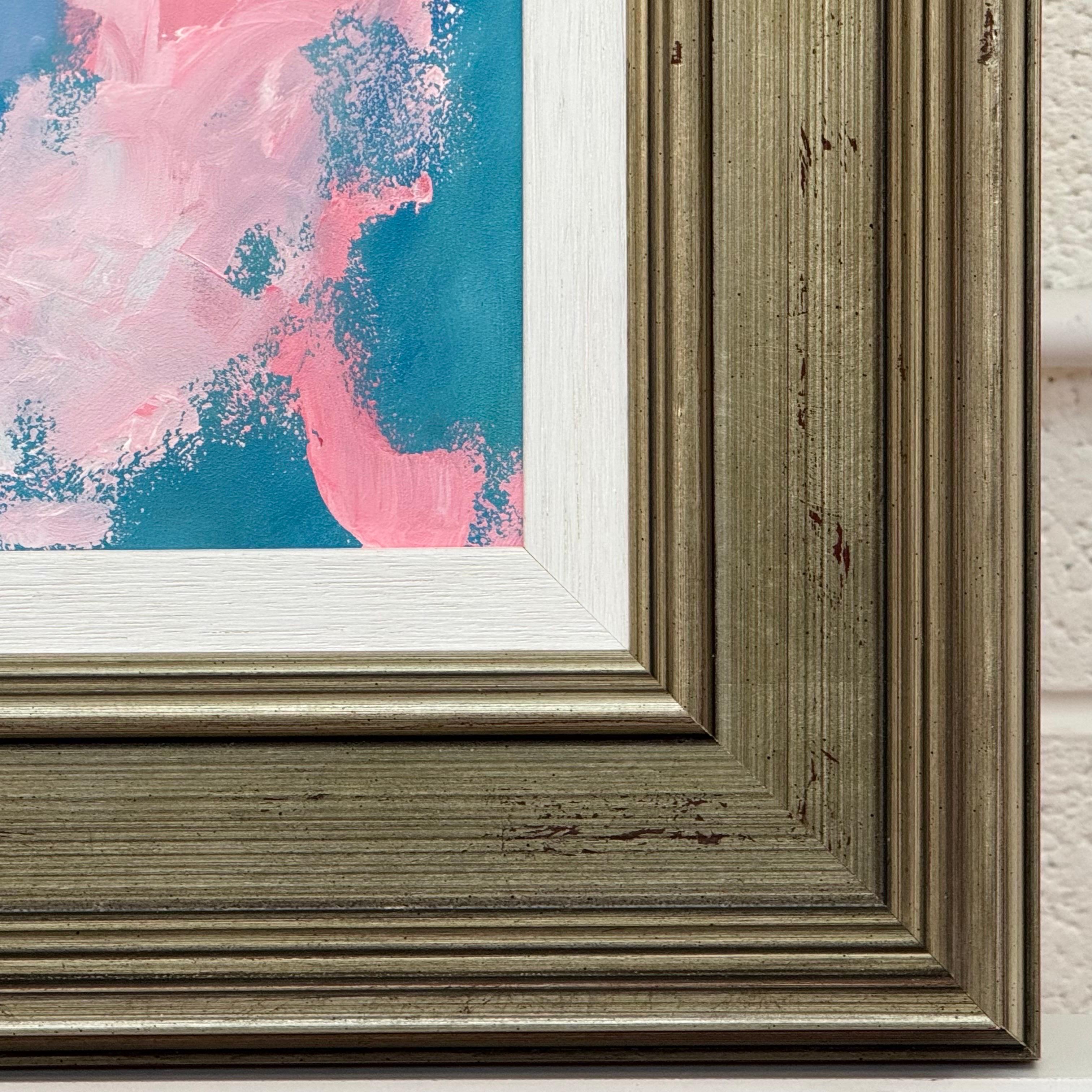 Arte astratta rosa, blu e bianca in una cornice di bronzo dell'artista britannico contemporaneo in vendita 5