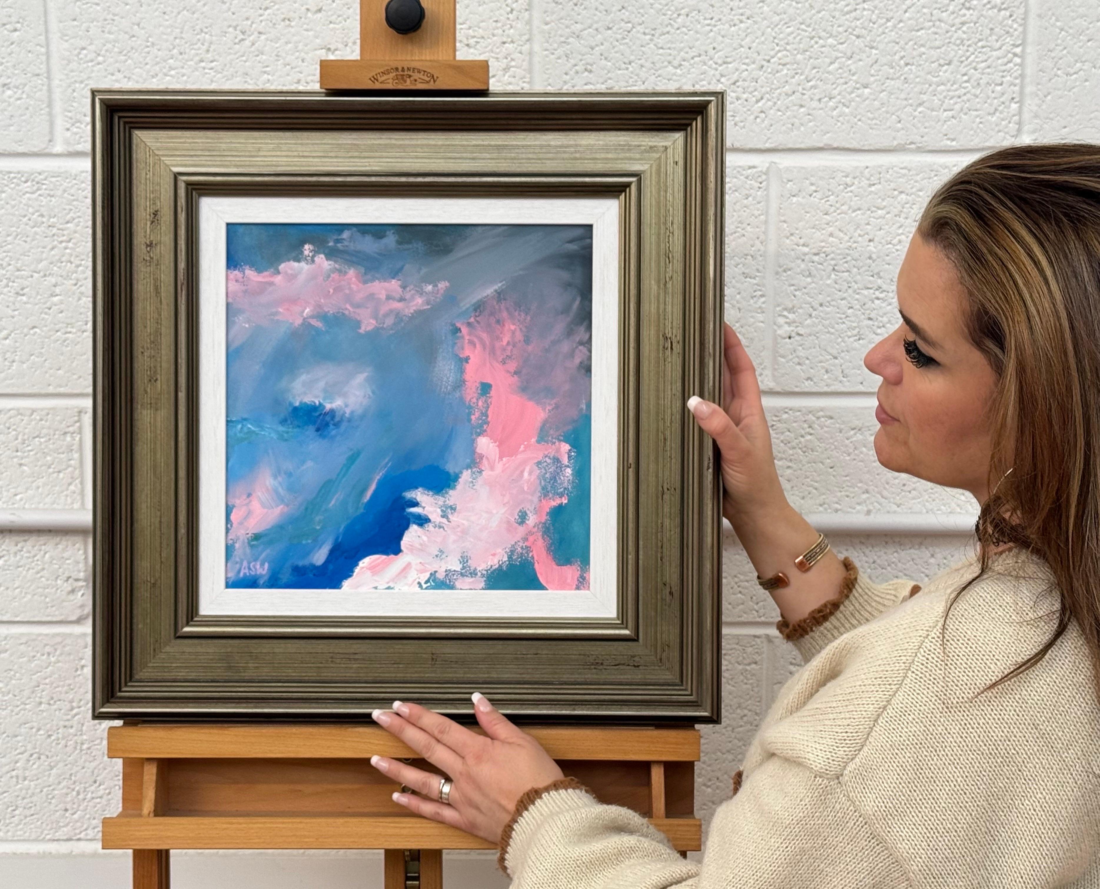 Arte astratta rosa, blu e bianca in una cornice di bronzo dell'artista britannico contemporaneo - Painting di Angela Wakefield