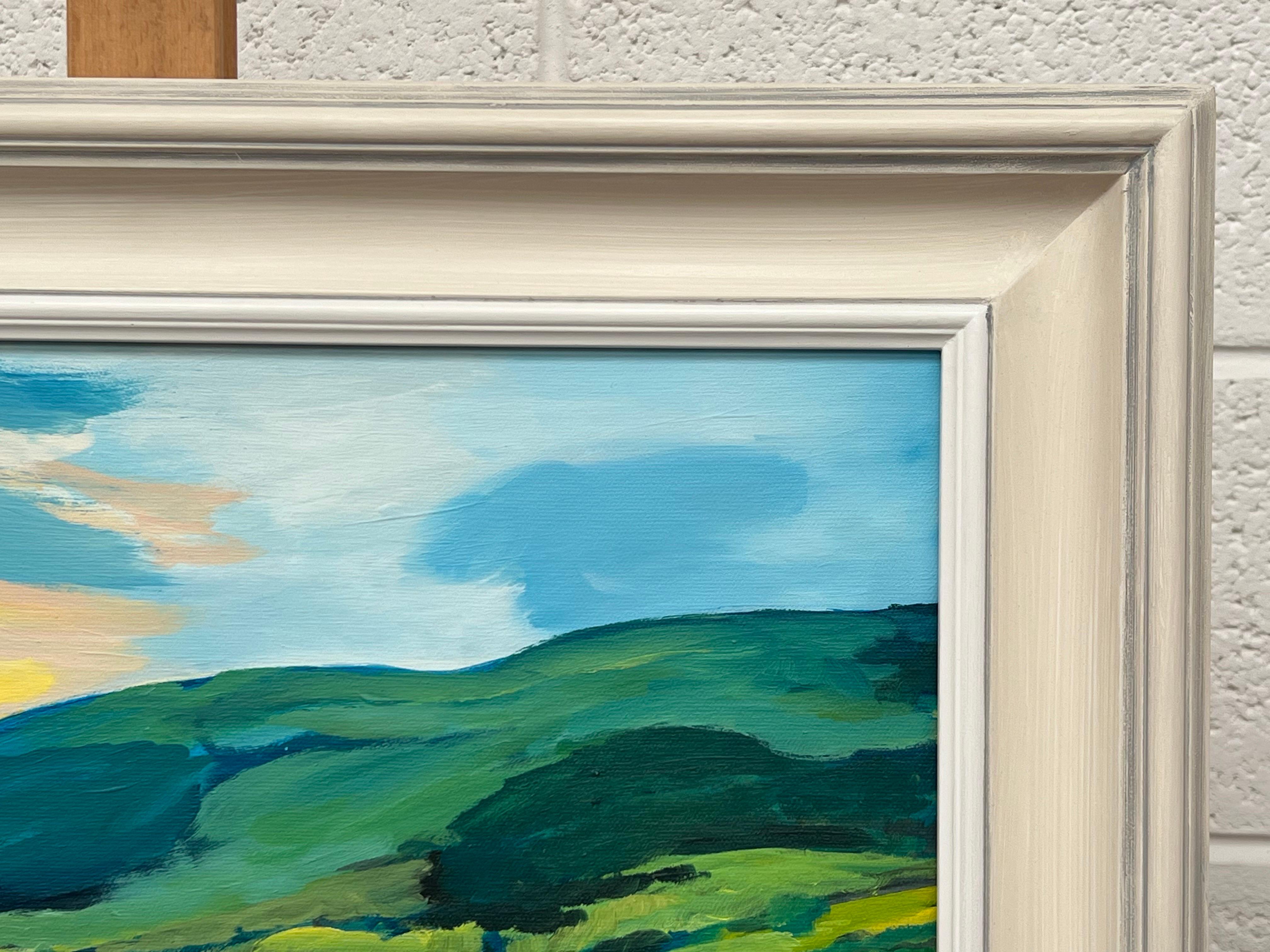 Coucher de soleil sur un loch dans les montagnes des Highlands écossais par un artiste contemporain en vente 2