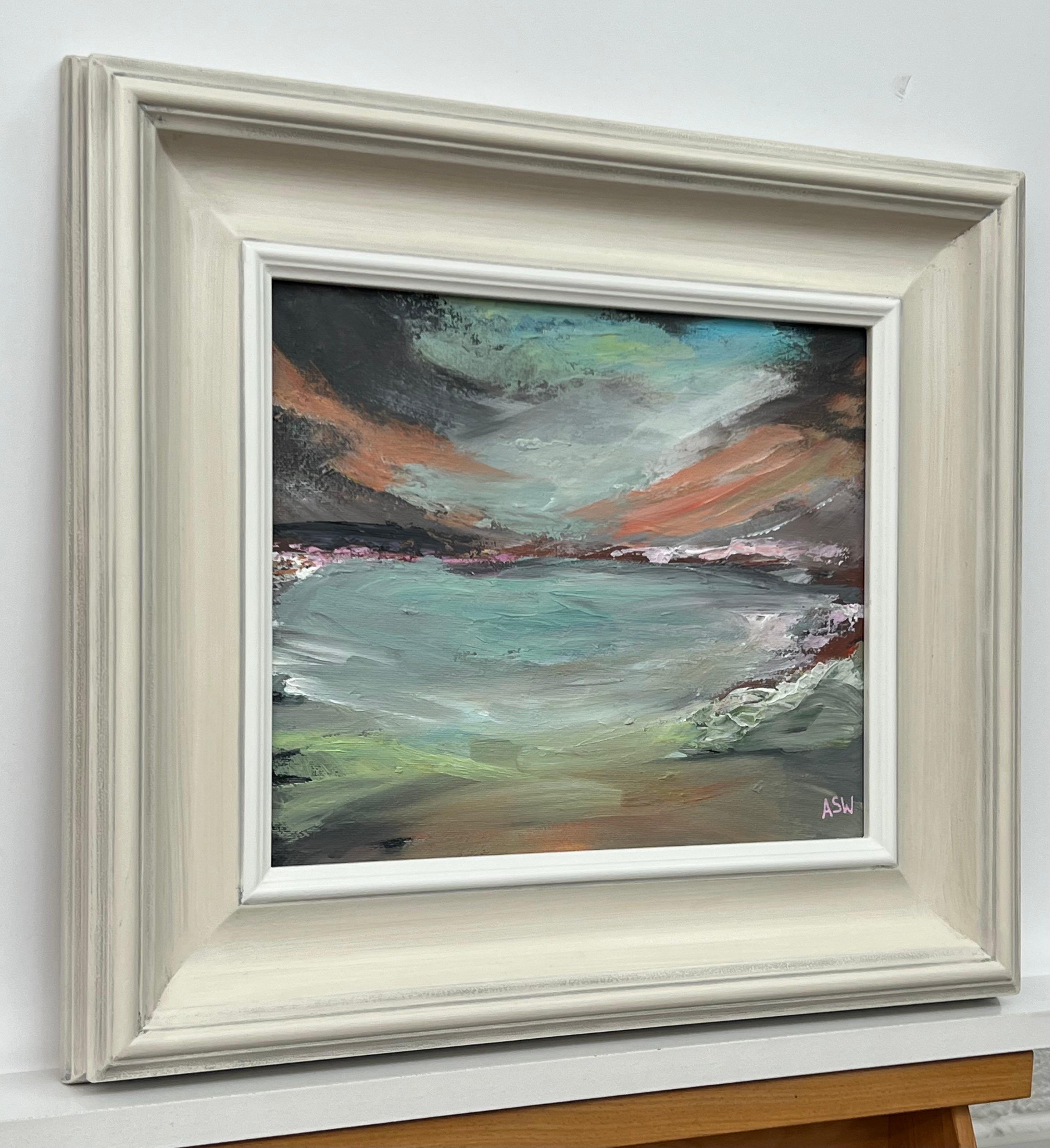 Twilight Serenity - Paesaggio marino astratto e atmosferico di un artista britannico - Painting di Angela Wakefield