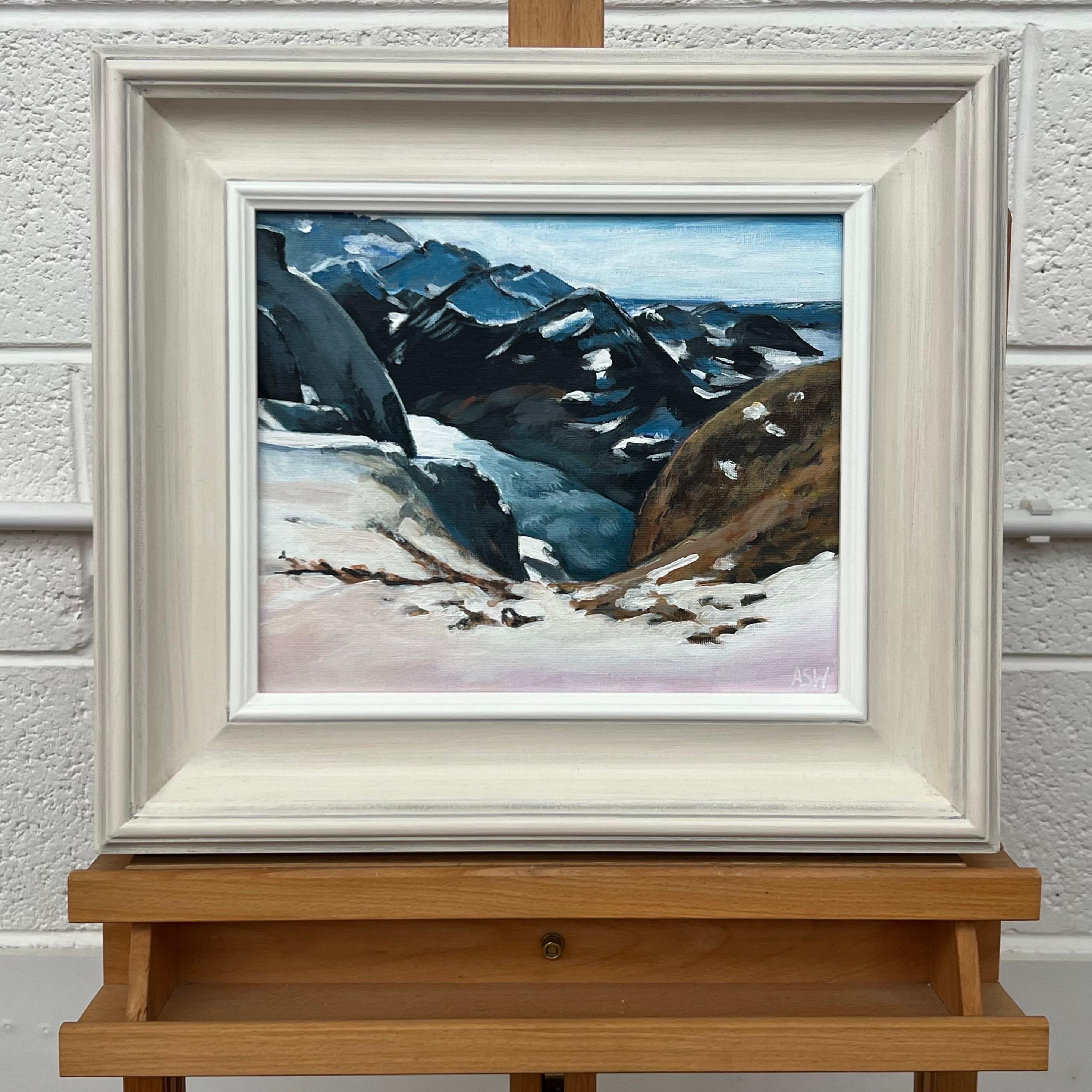 Paisaje montañoso nevado de Zúrich, Suiza, pintado por un artista británico - Painting Contemporáneo de Angela Wakefield
