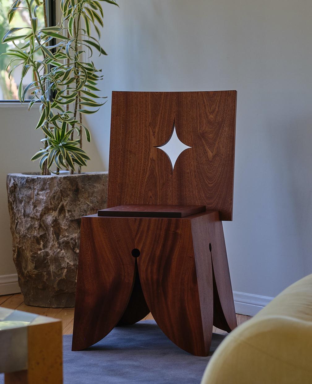 Sedia Angeles in Wood Wood e tappezzeria di Asher Gillman In condizioni Nuovo in vendita a Geneve, CH