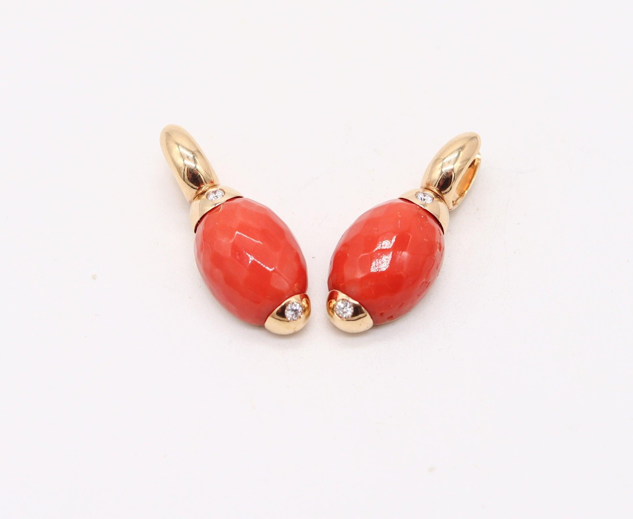 ANGELETTI ROMA Ohrringe aus 18 Karat Gold mit Diamanten und Korallen, baumelnd (Modernistisch) im Angebot