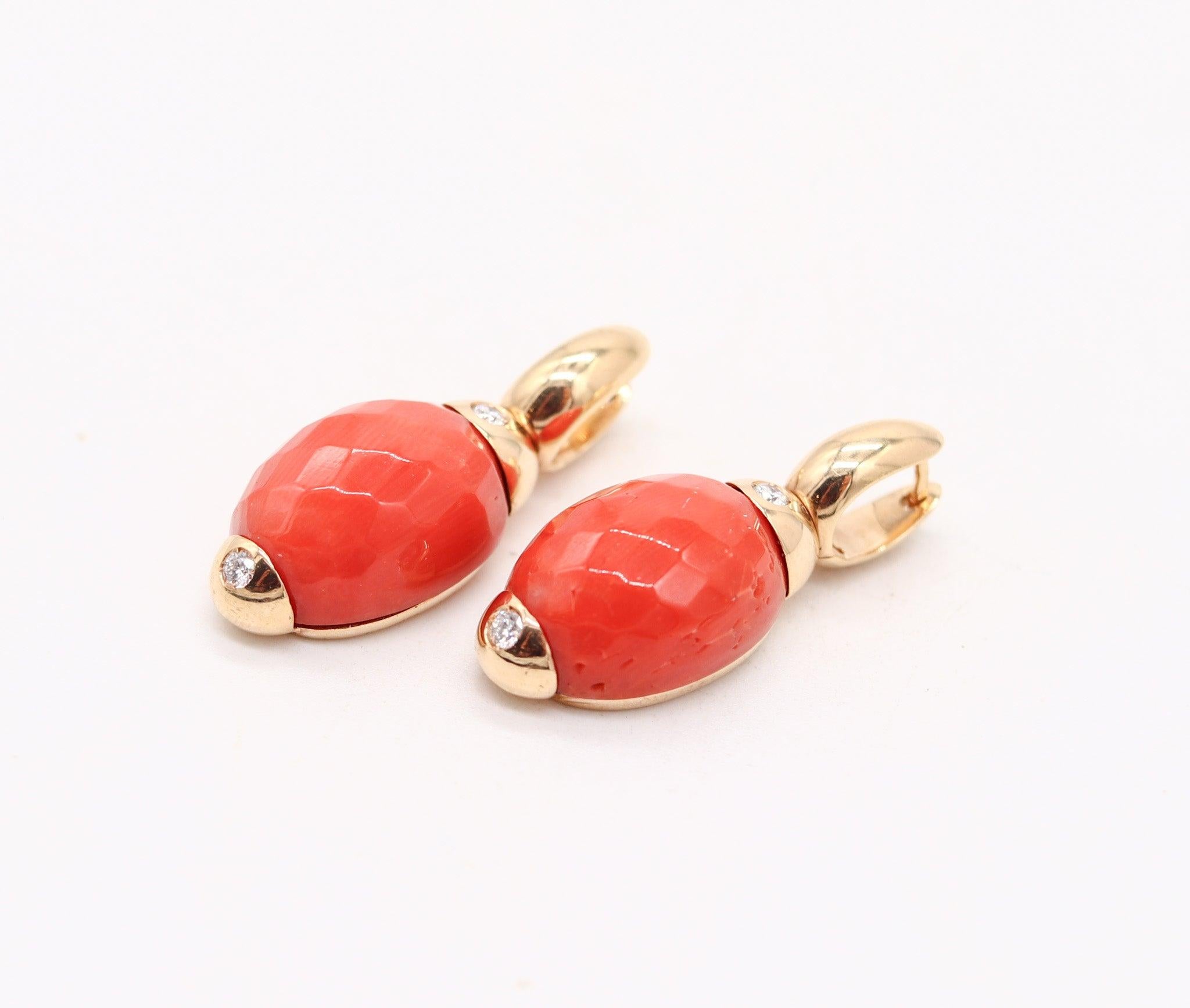 ANGELETTI ROMA Ohrringe aus 18 Karat Gold mit Diamanten und Korallen, baumelnd (Ovalschliff) im Angebot