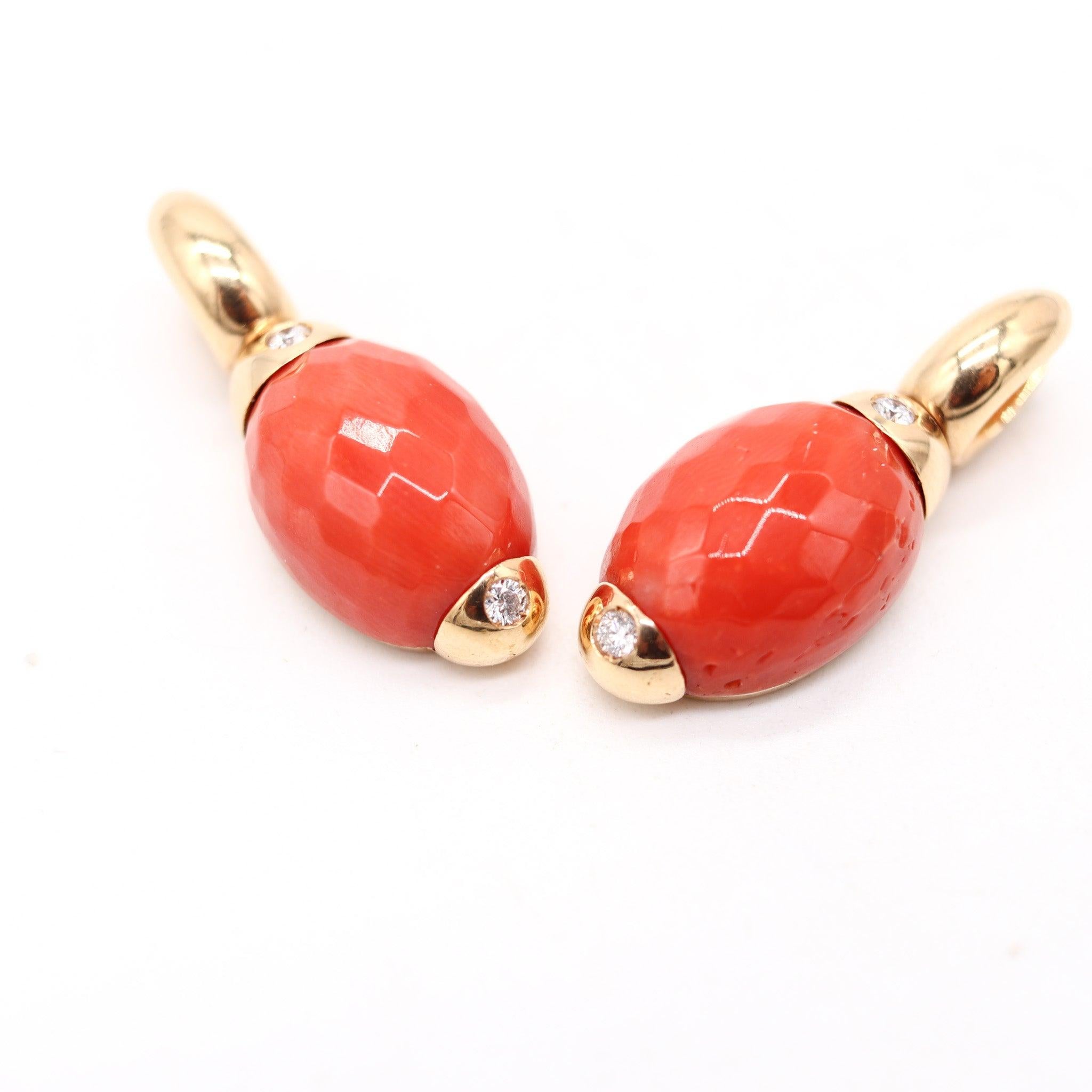 ANGELETTI ROMA Ohrringe aus 18 Karat Gold mit Diamanten und Korallen, baumelnd im Zustand „Hervorragend“ im Angebot in Miami, FL