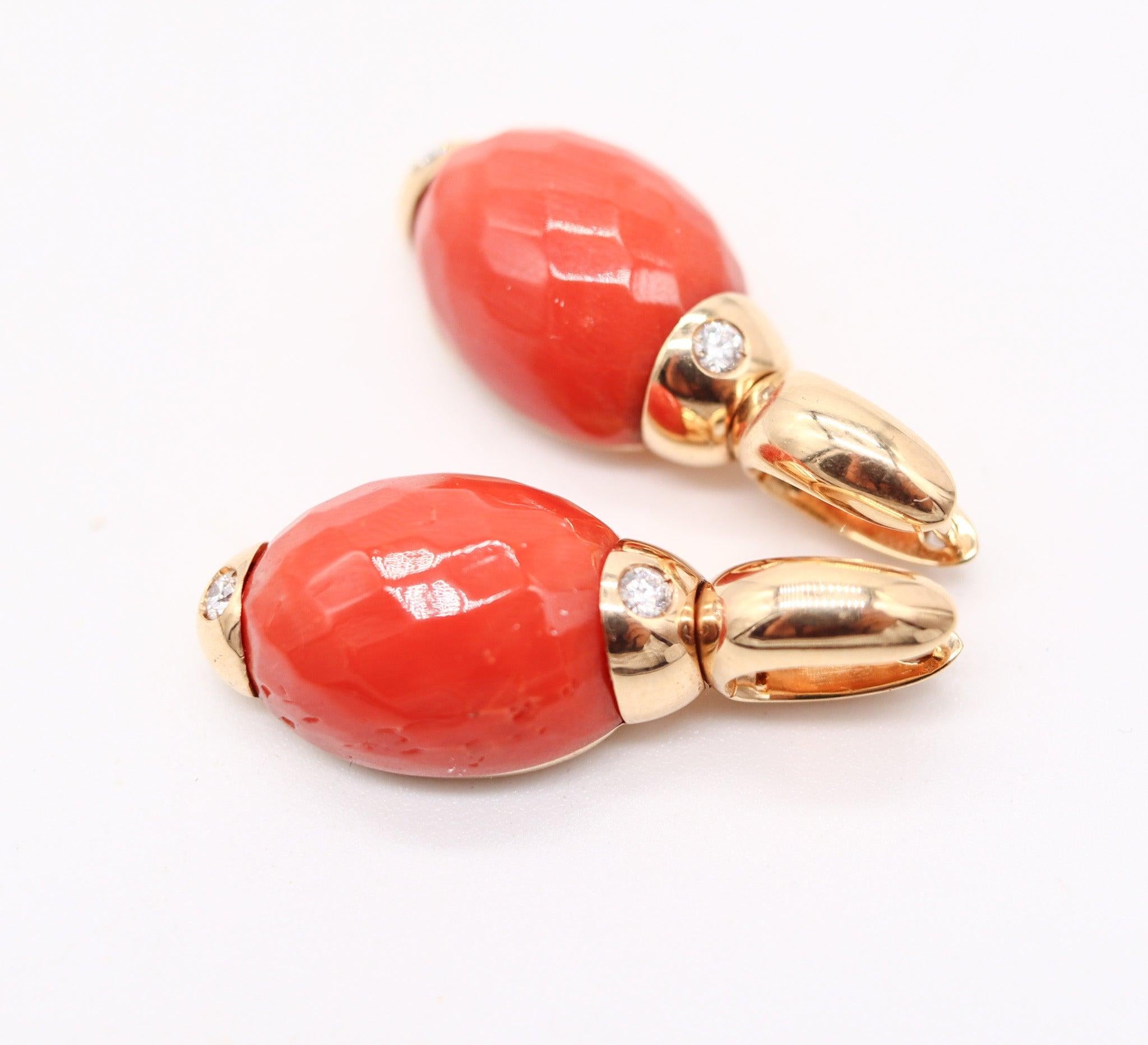 ANGELETTI ROMA Ohrringe aus 18 Karat Gold mit Diamanten und Korallen, baumelnd Damen im Angebot