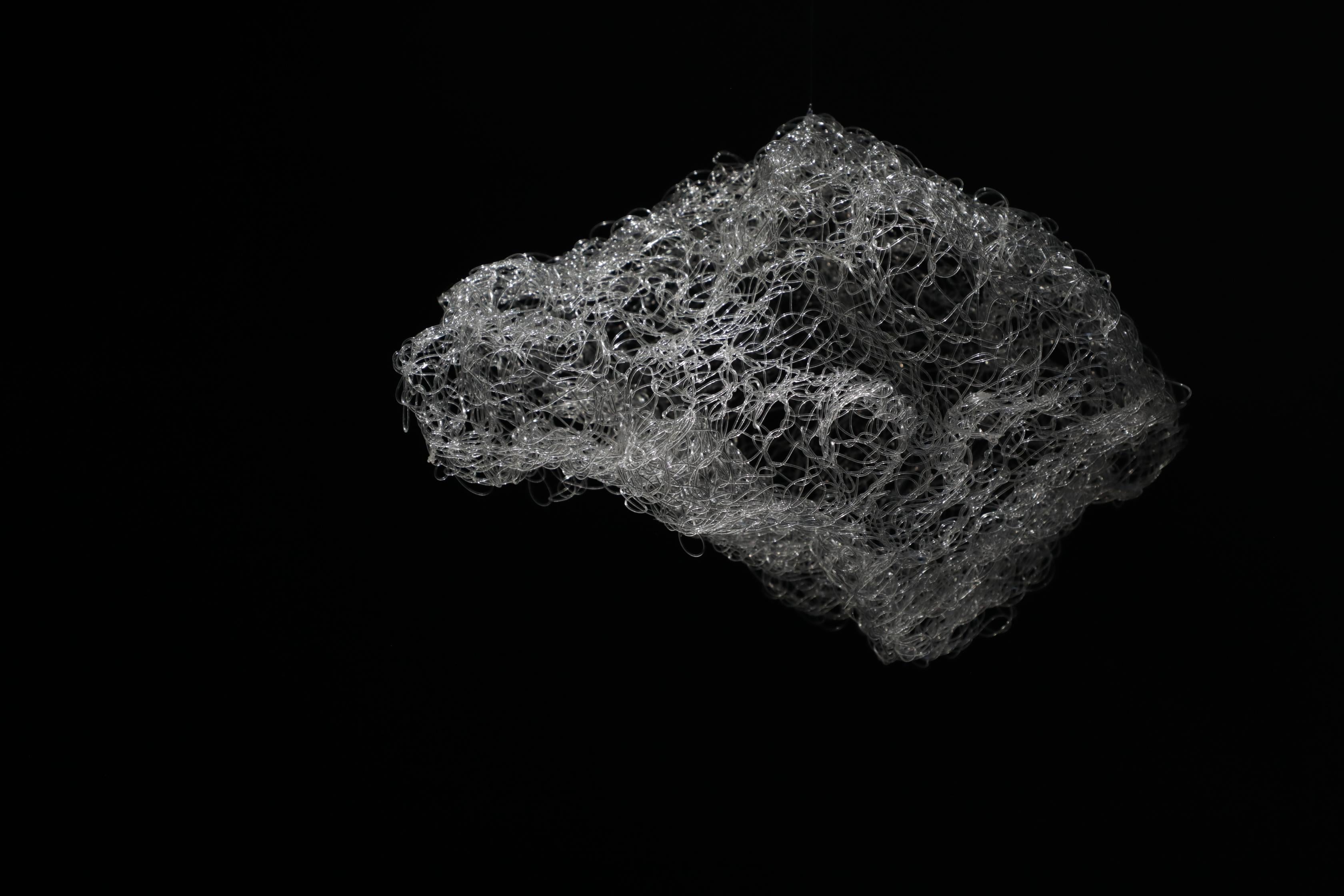 Textilfaser-Skulptur: Wolken (Zeitgenössisch), Sculpture, von Angelica Bergamini