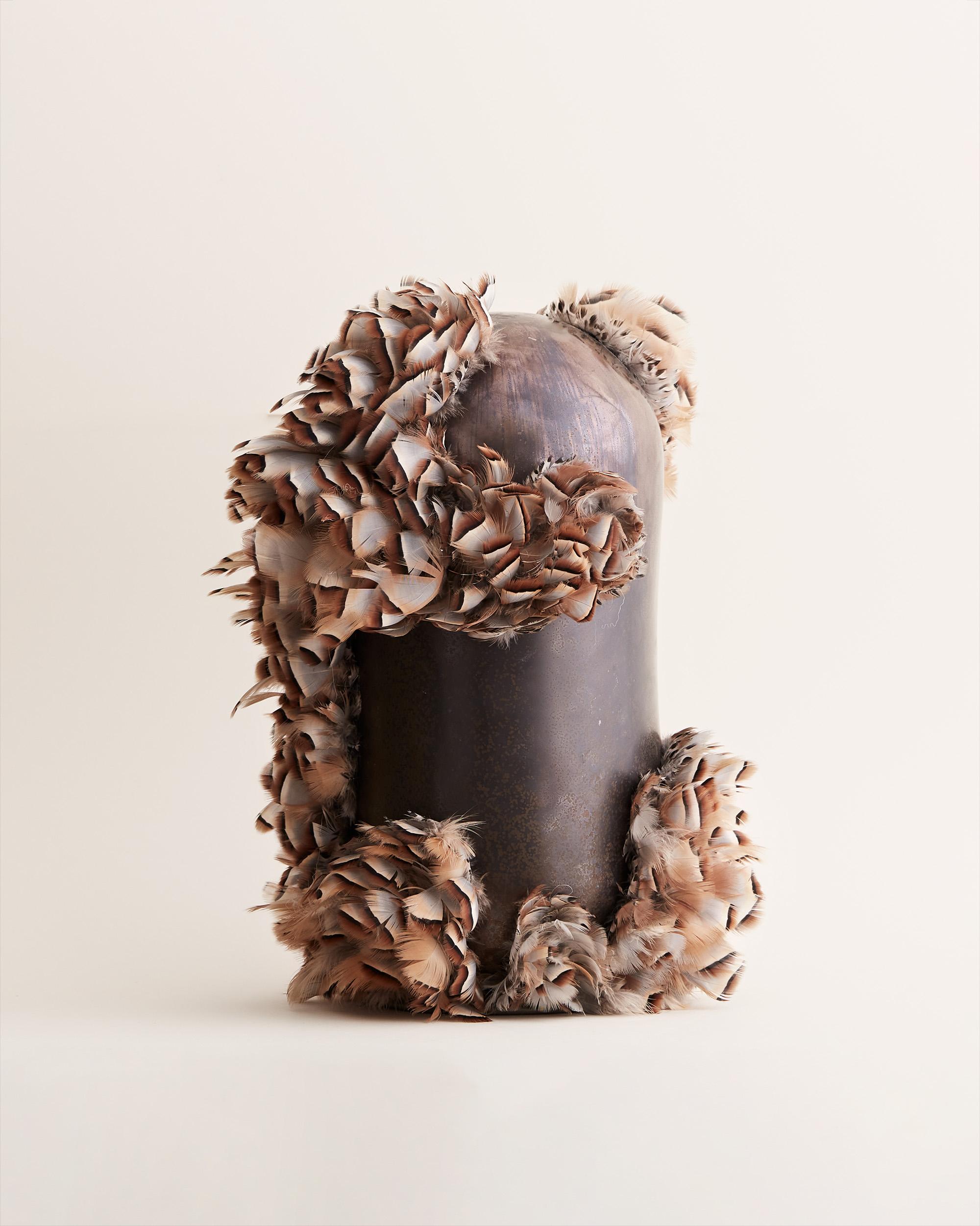 Angélique de Chabot Abstract Sculpture - Céramique Ganga - Contemporary Abstract Ceramic with feathers sculpture