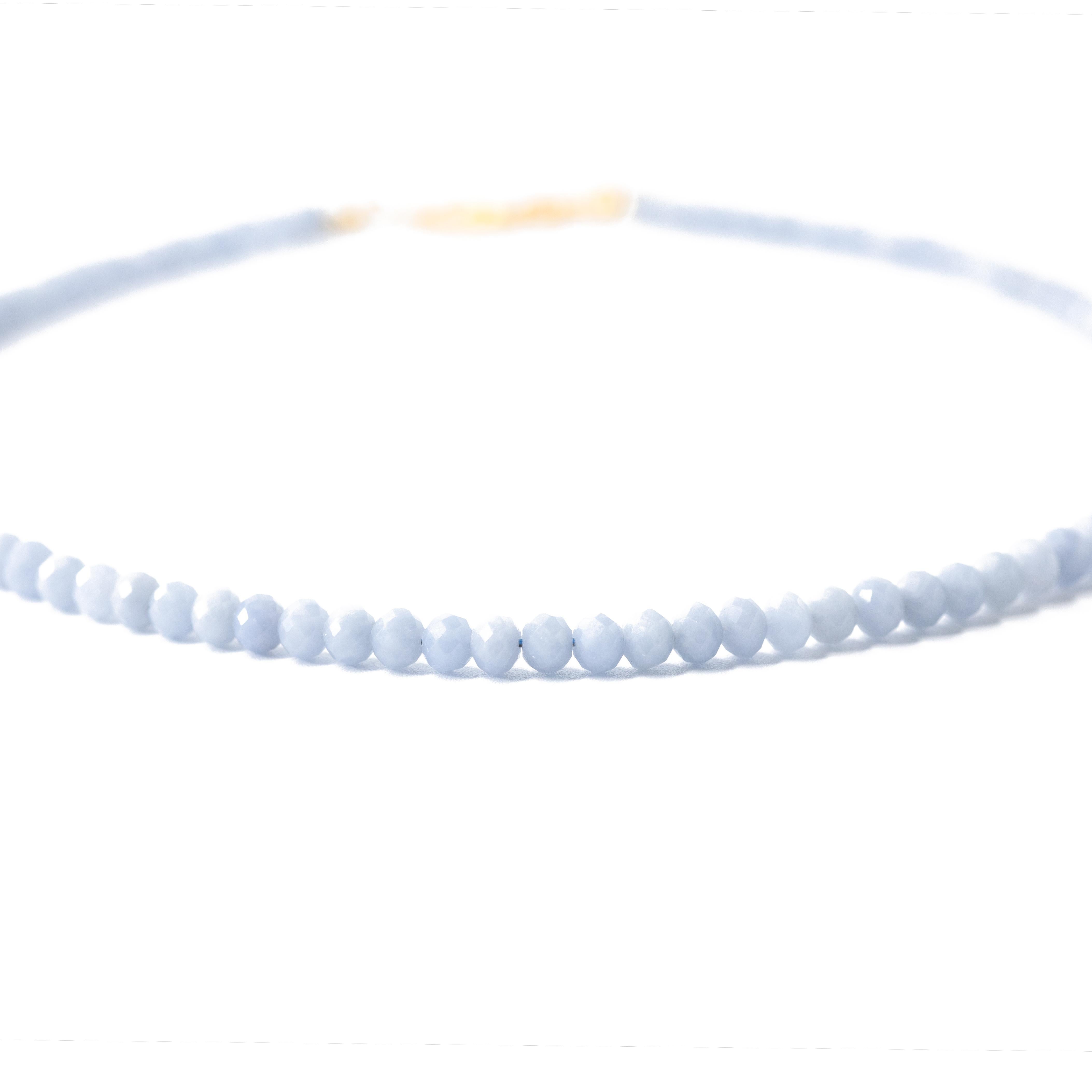 Collar de cuentas de oro de angelita - by Bombyx House en Nuevo estado para la venta en Westport, CT