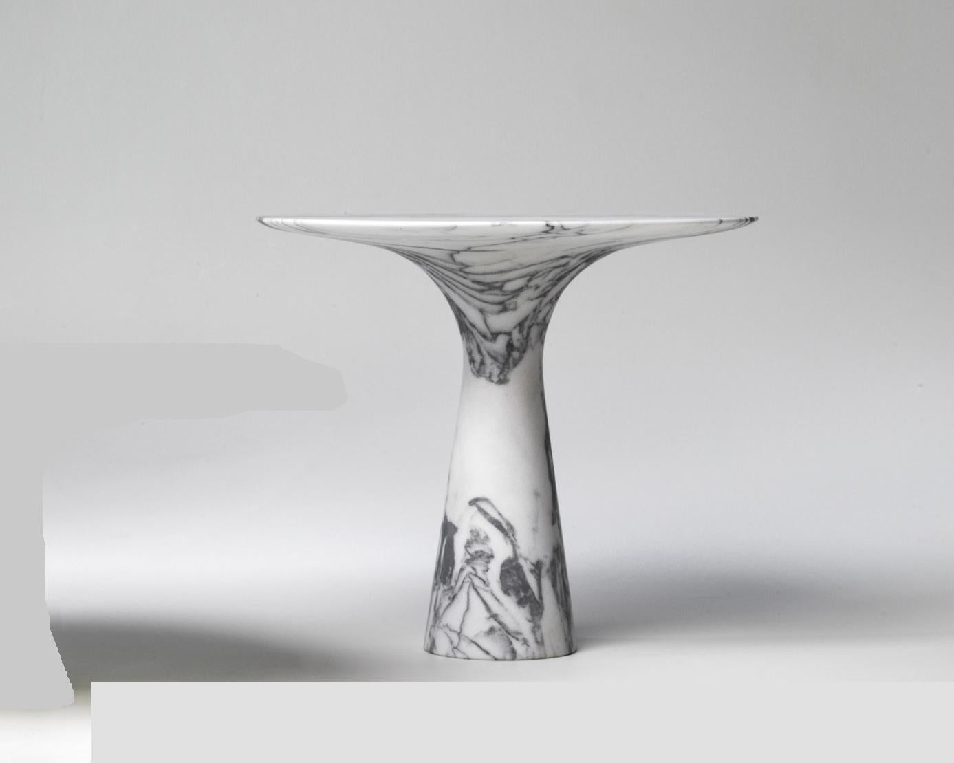 Refined Contemporary Marble 03 Bianco Statuarietto Marble Cake Stand
Signed by Leo Aerts.
Dimensions: Diameter 26 x H 22.5 cm 
Material: Bianco Statuarietto Marble
Technique: Polished, Carved. 
Available in Marble: Kyknos, Bianco Statuarietto, Grey