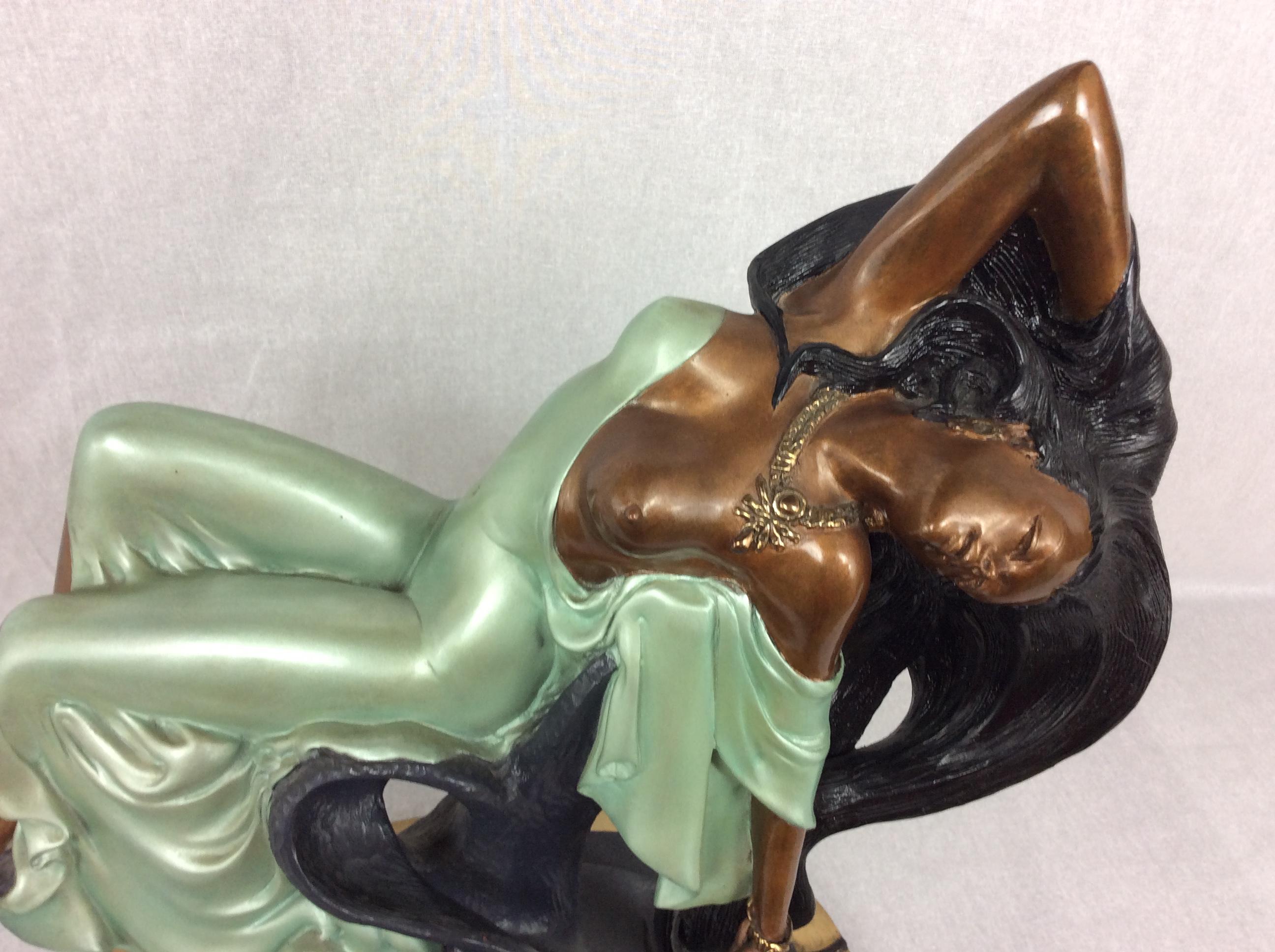 Angelo Basso, weiblicher Halbakt, Bronze „Vanity““, figurative Skulptur (20. Jahrhundert) im Angebot