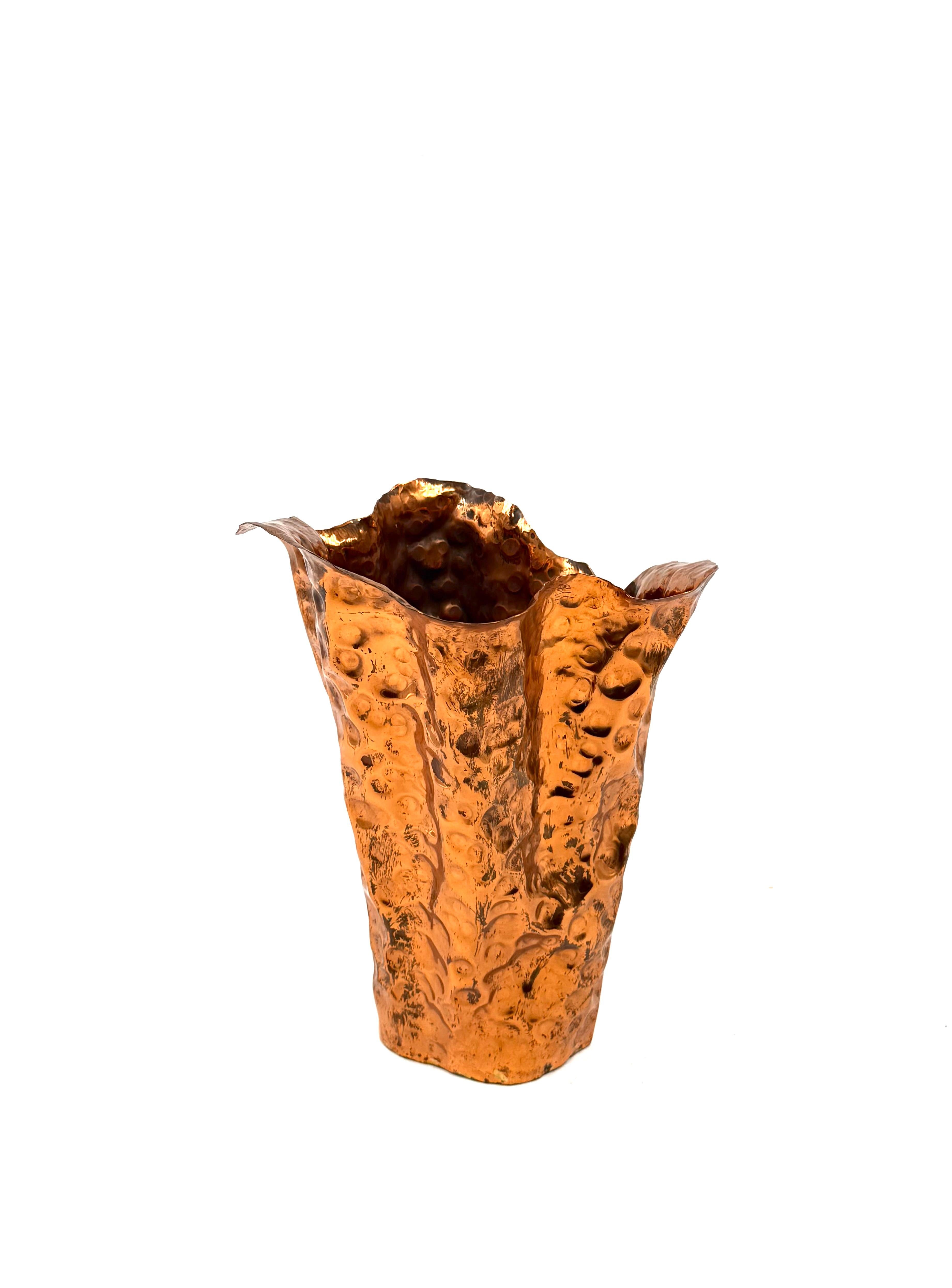 Angelo Bragalini, Mid-century copper vase, Bologna Italy 1960s For Sale 7