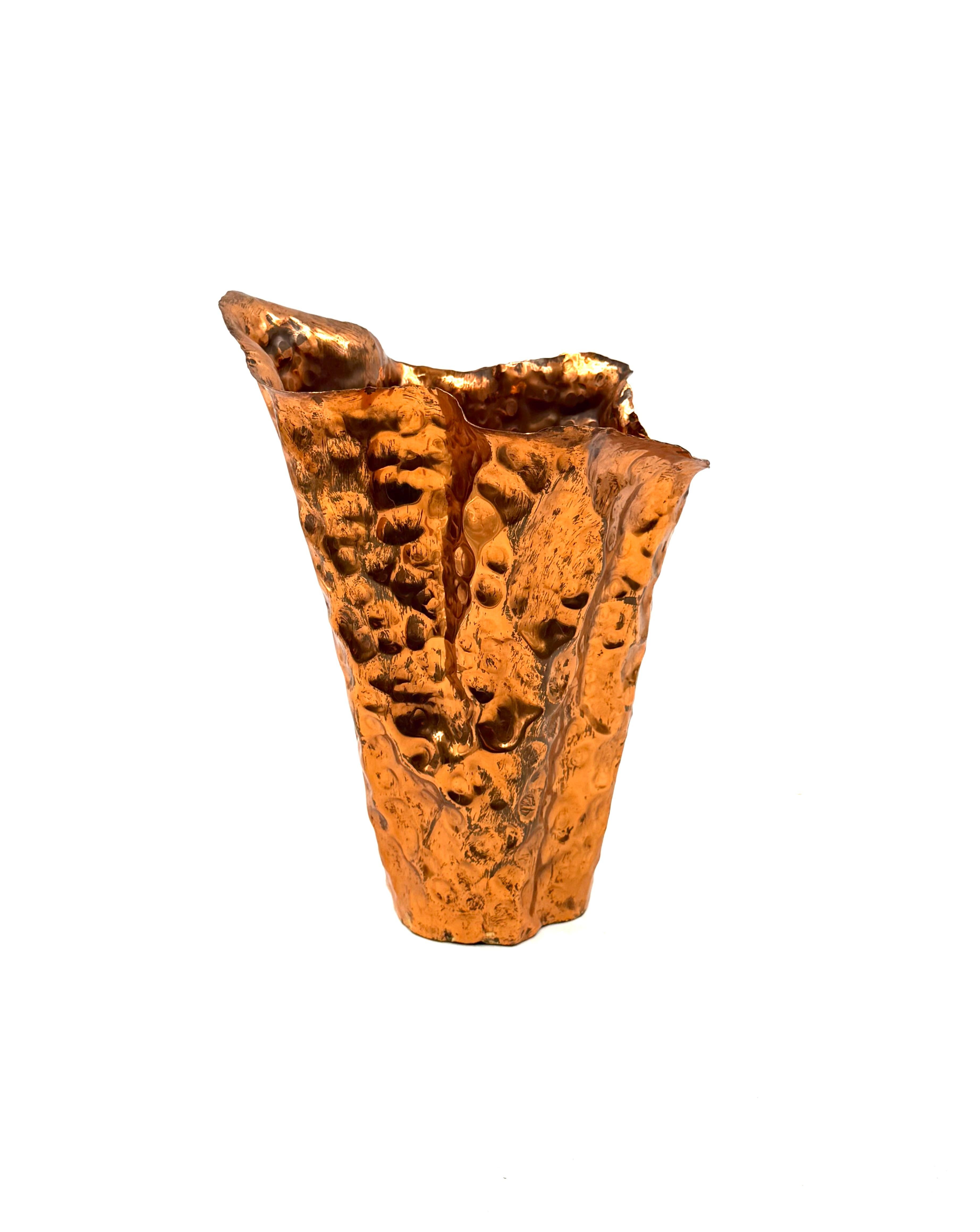 Angelo Bragalini, Mid-century copper vase, Bologna Italy 1960s For Sale 9