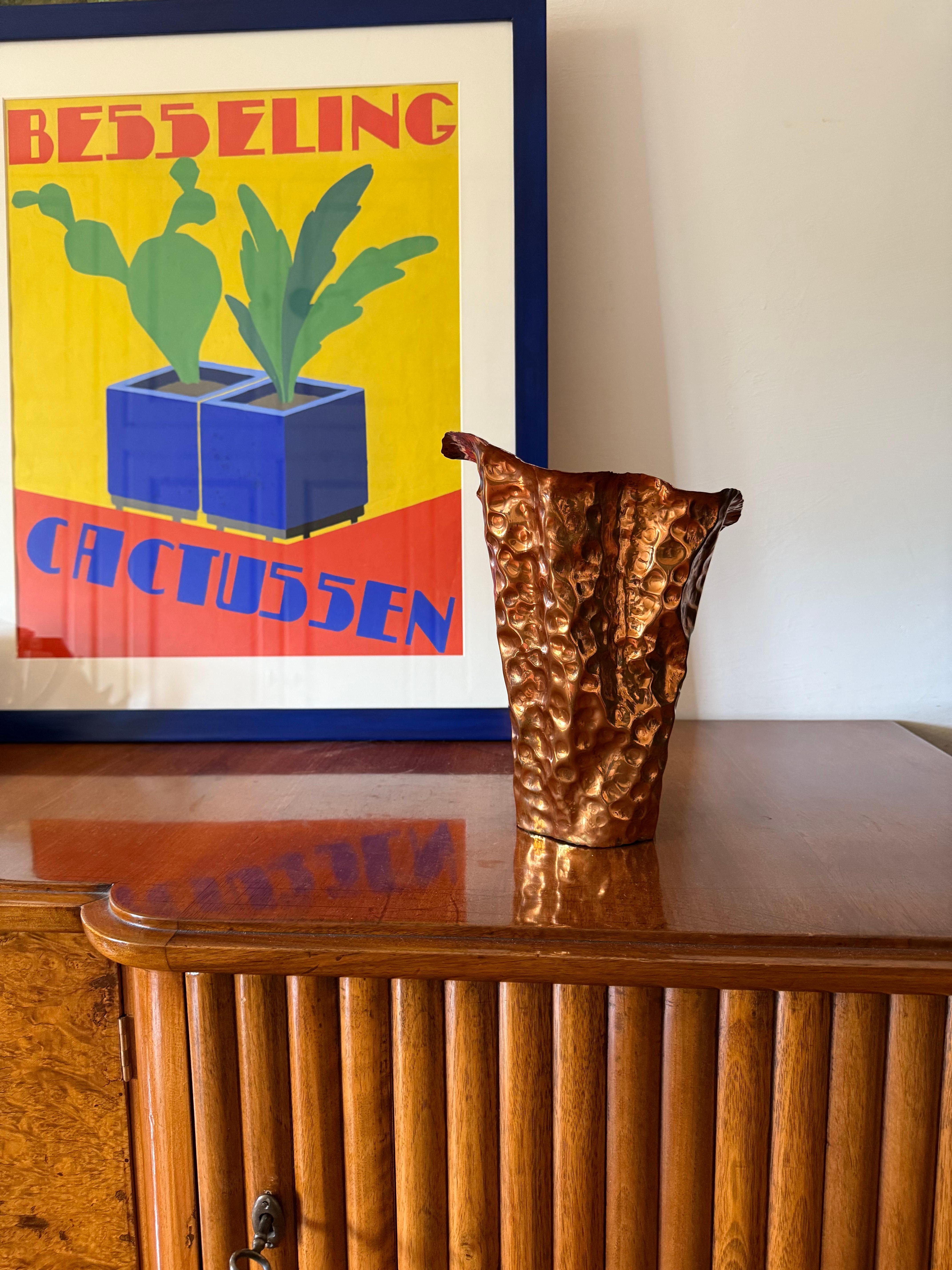 Mid-Century Modern Angelo Bragalini, Mid-century copper vase, Bologna Italy 1960s For Sale